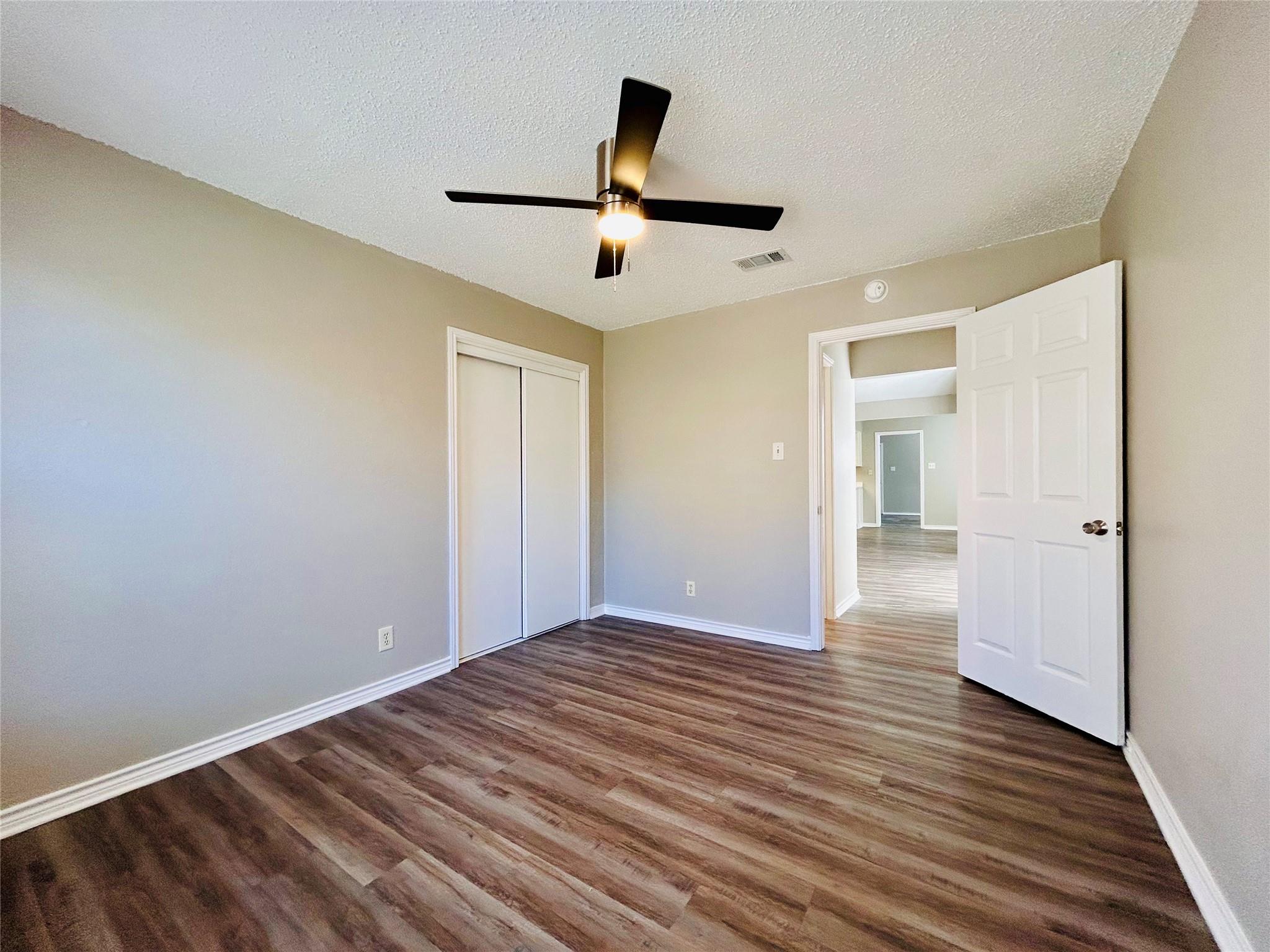 9400 Kempler Dr # B, Austin, TX 78748