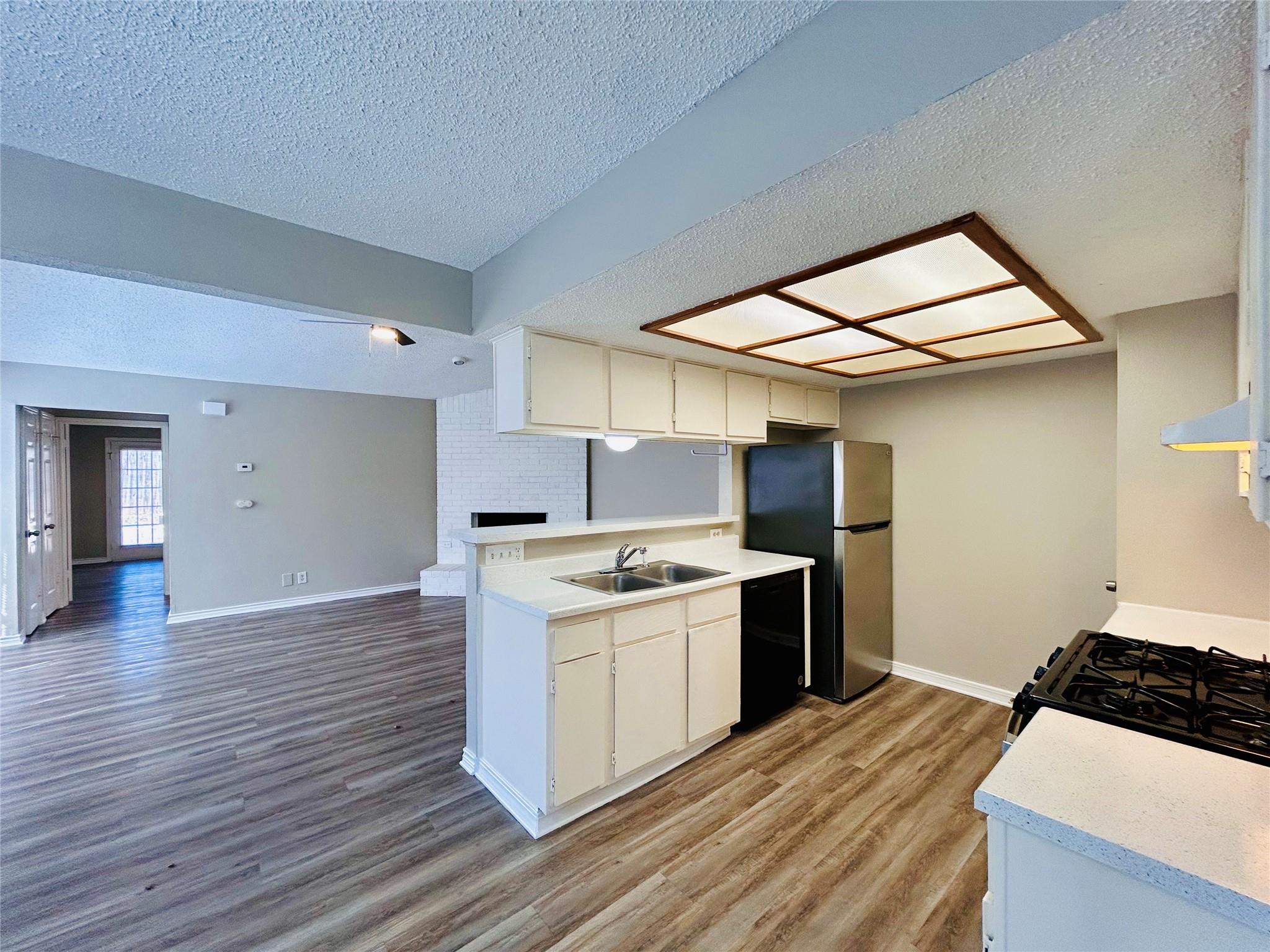 9400 Kempler Dr # B, Austin, TX 78748