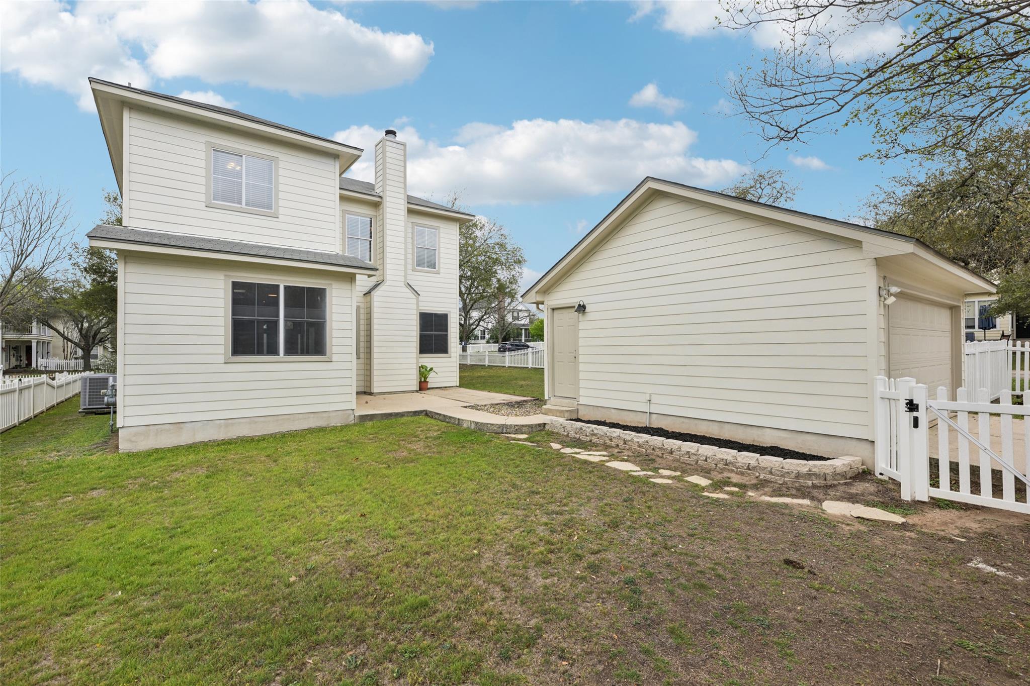 219 Witte Rd, Kyle, TX 78640