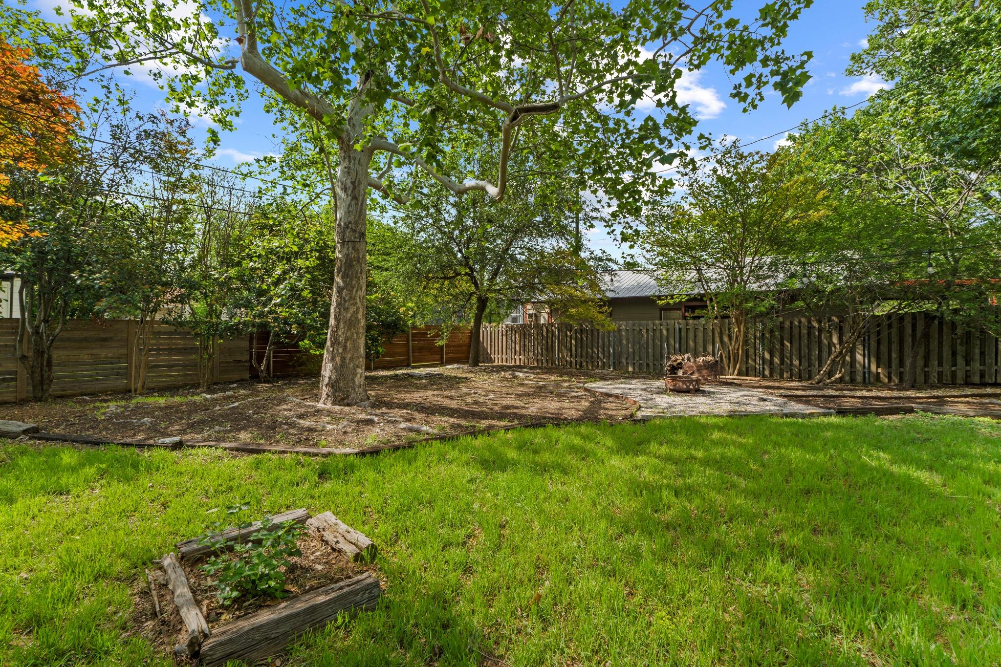 7605 Meadowview Ln, Austin, TX 78752