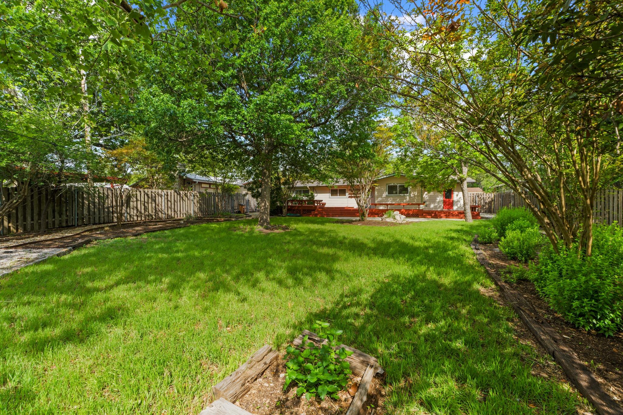 7605 Meadowview Ln, Austin, TX 78752