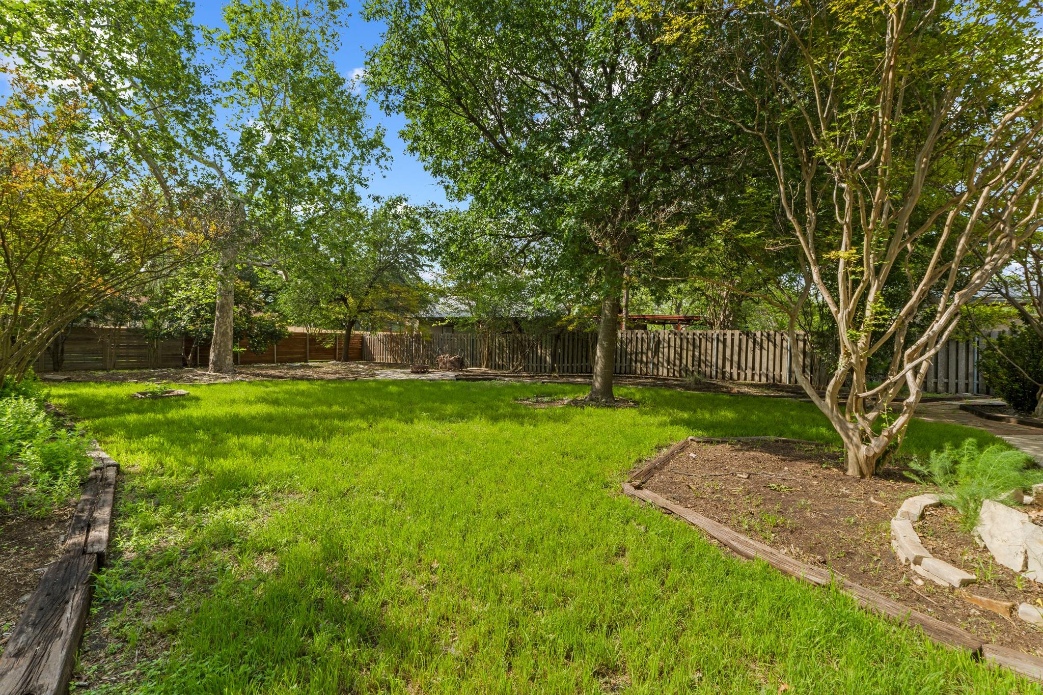 7605 Meadowview Ln, Austin, TX 78752