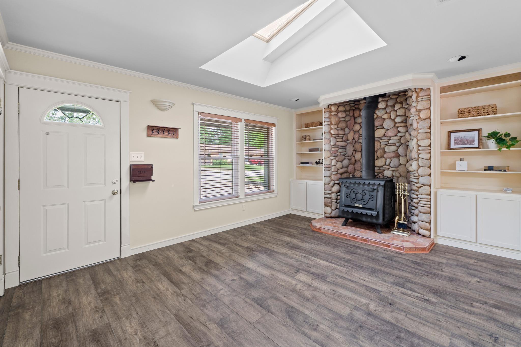 7605 Meadowview Ln, Austin, TX 78752