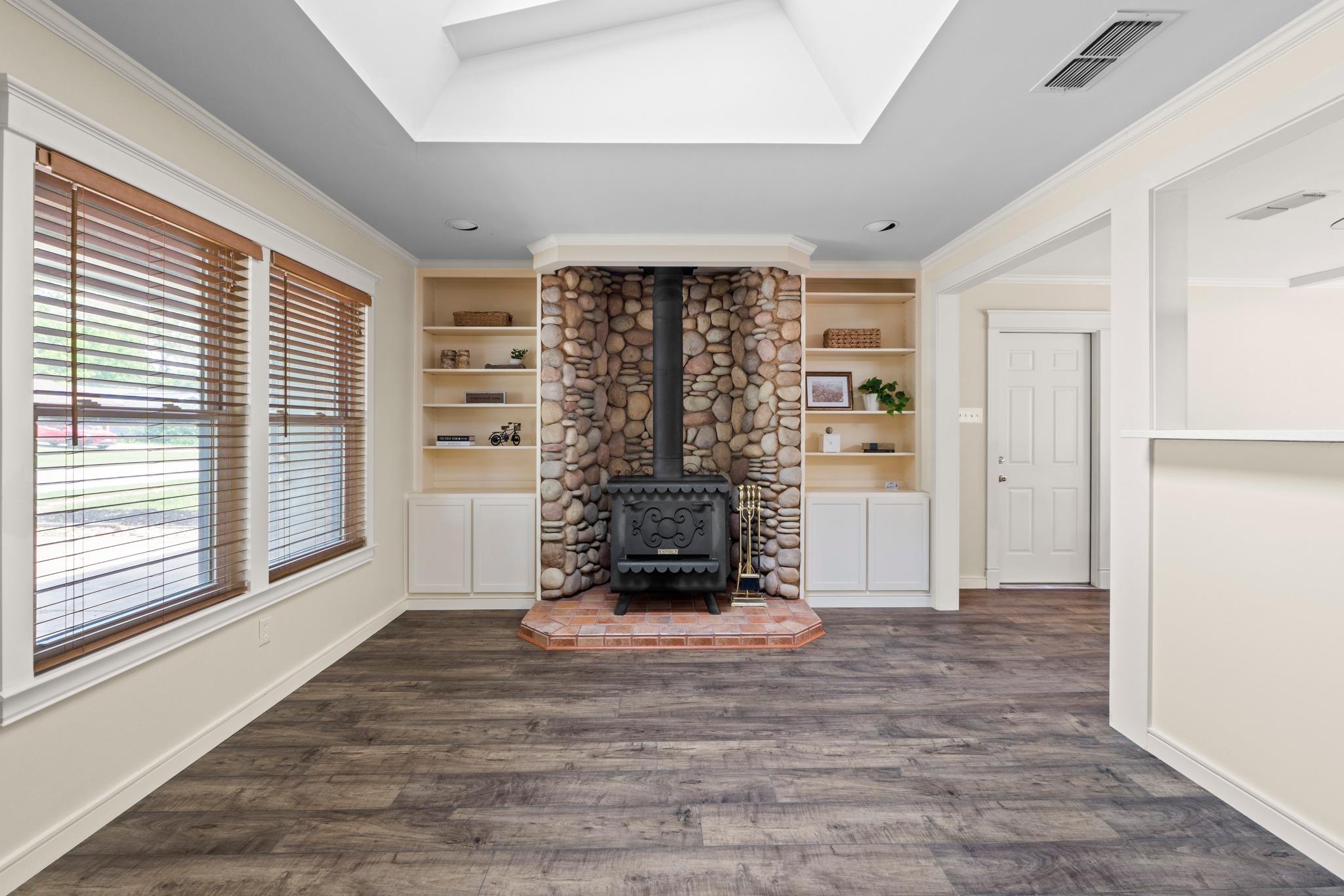 7605 Meadowview Ln, Austin, TX 78752