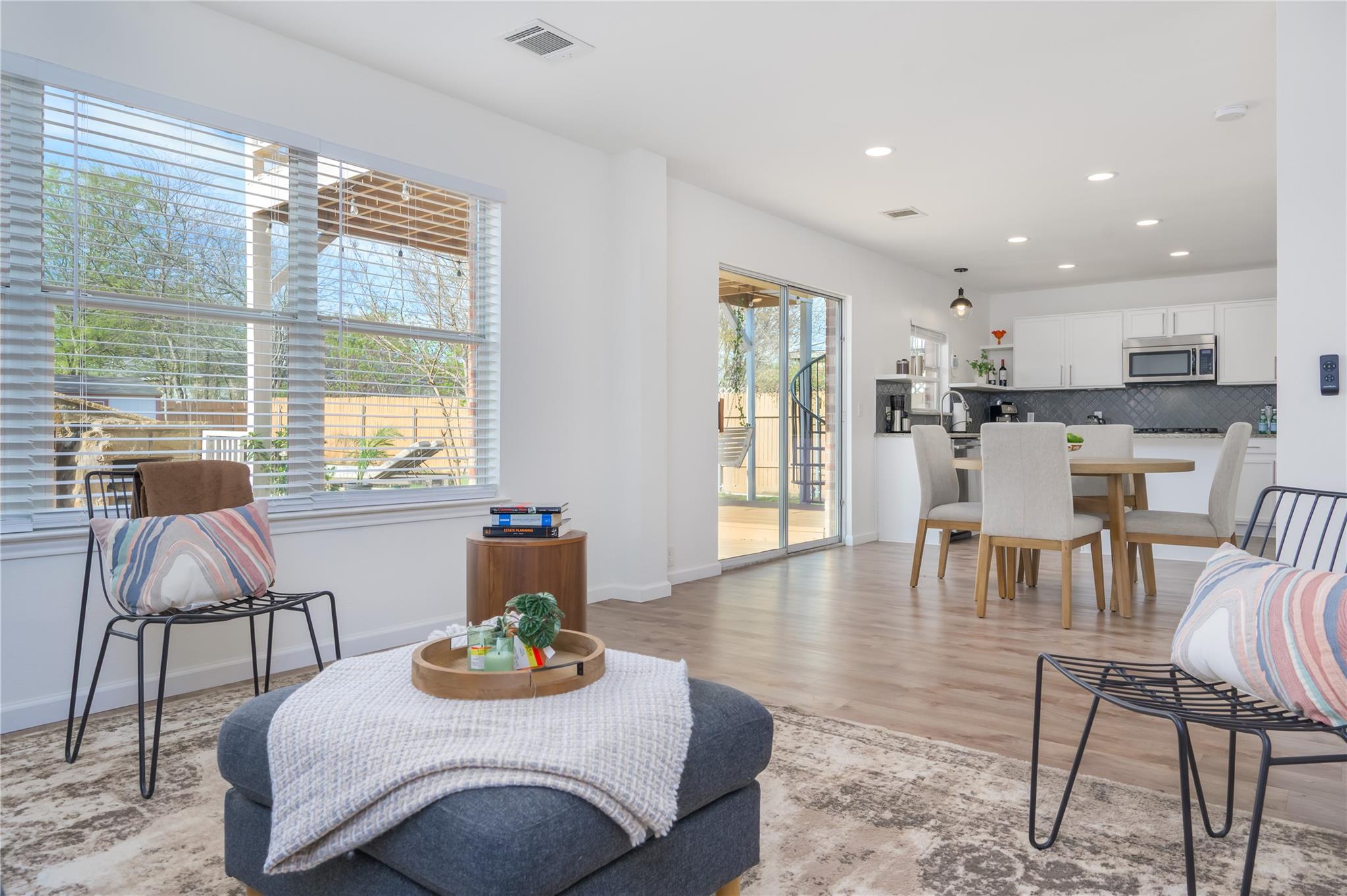 14912 Lantern Dr, Pflugerville, TX 78660