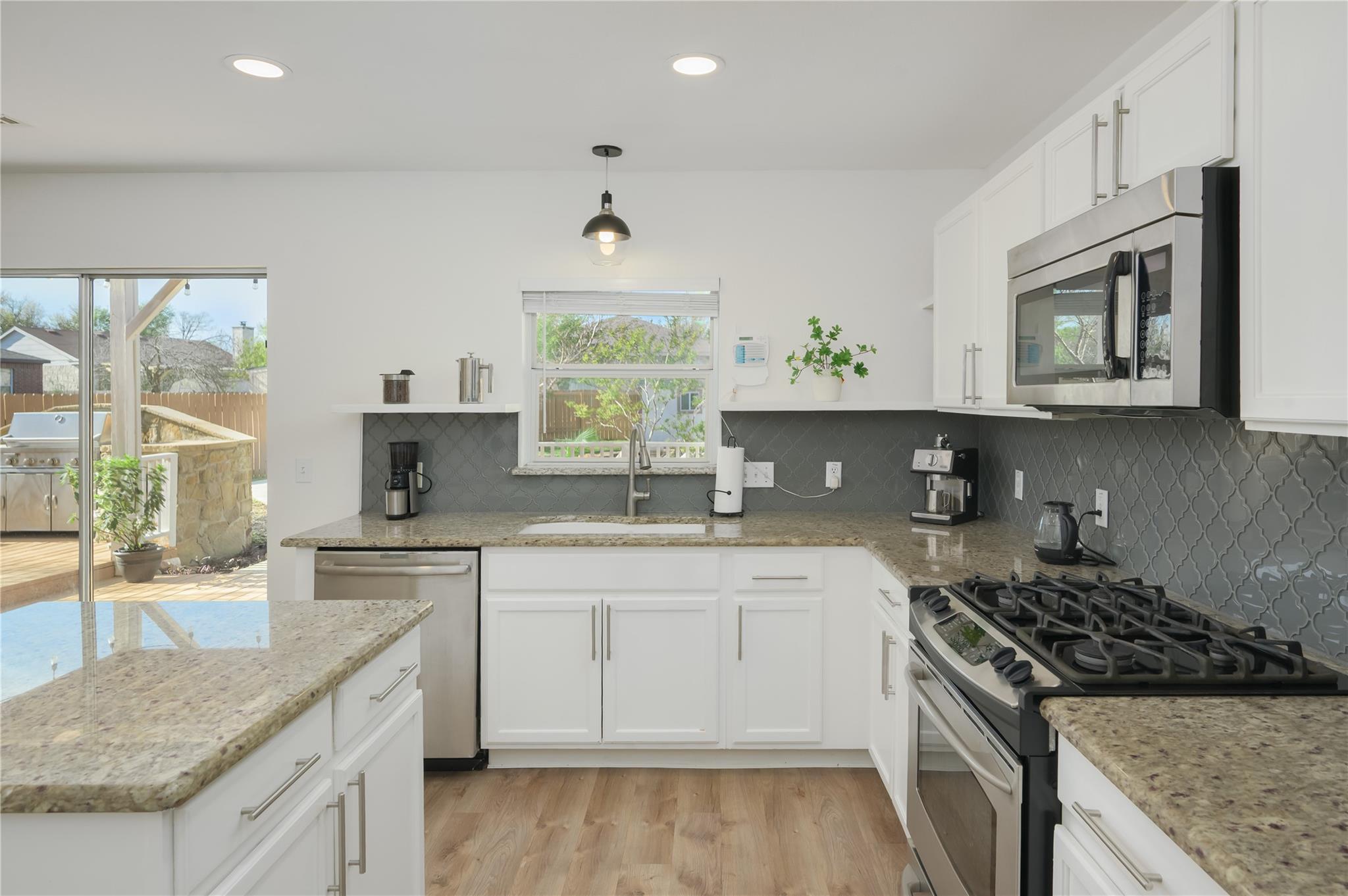 14912 Lantern Dr, Pflugerville, TX 78660