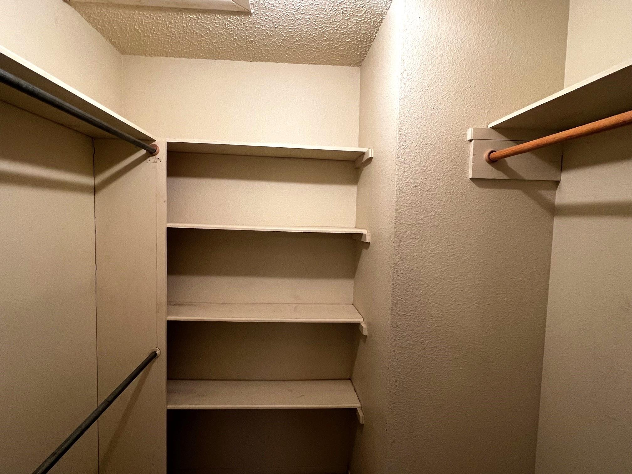 180 Steven Ct, La Grange, TX 78945