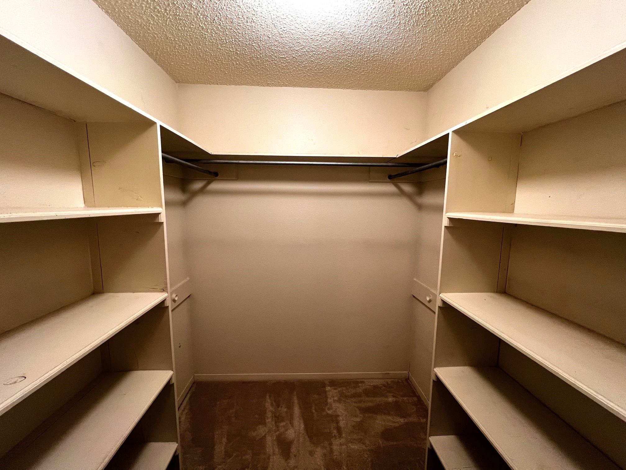 180 Steven Ct, La Grange, TX 78945