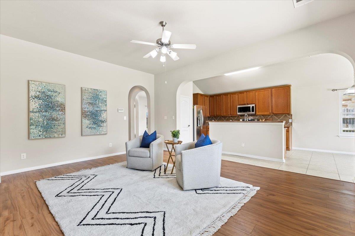 330 Canterbury Dr, Austin, TX 78737