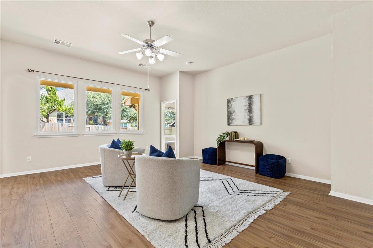 330 Canterbury Dr, Austin, TX 78737