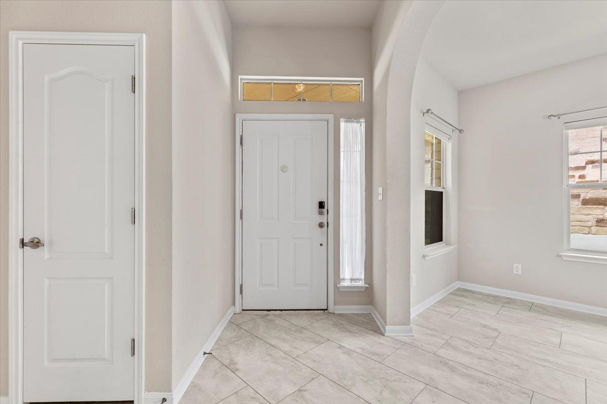 330 Canterbury Dr, Austin, TX 78737