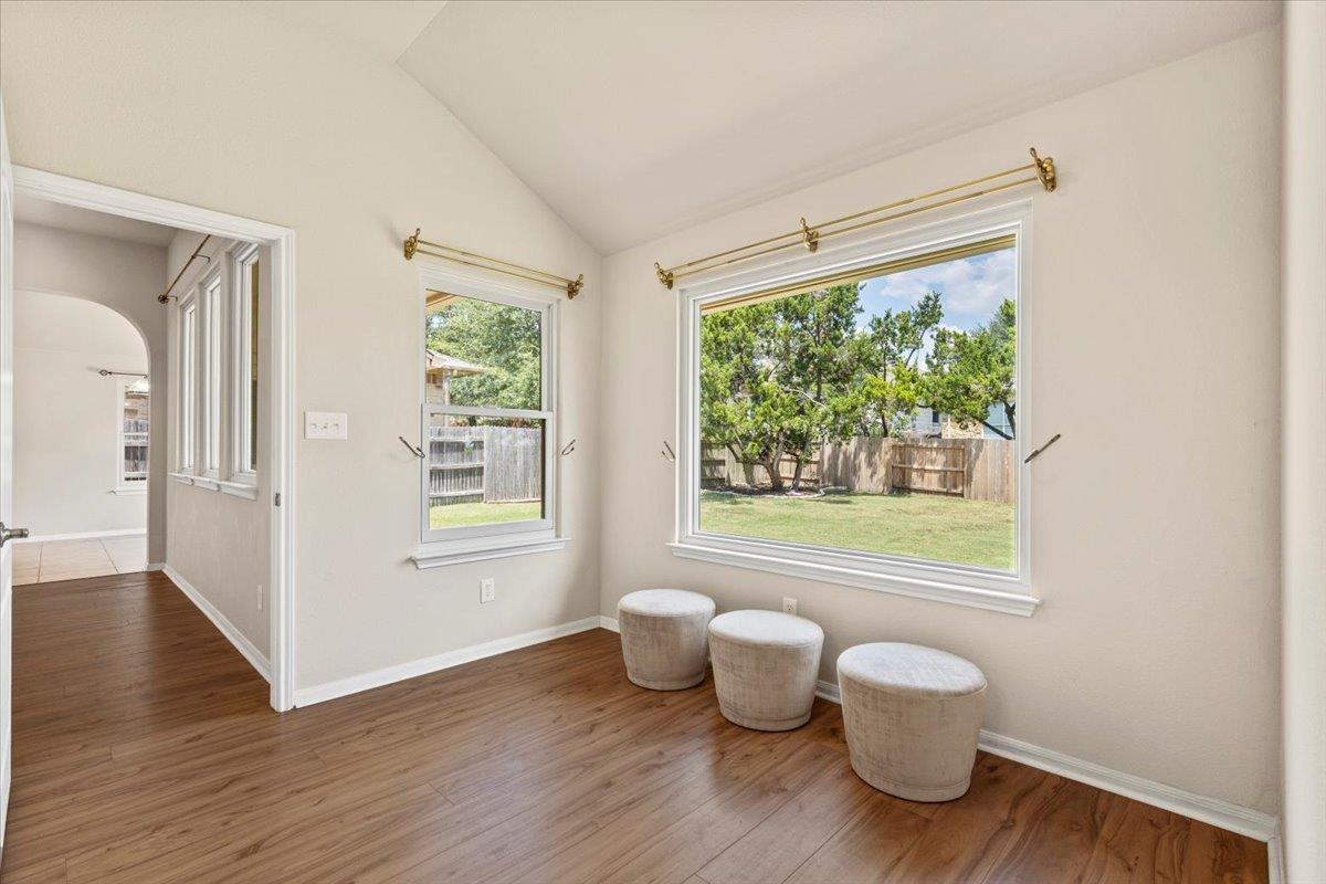 330 Canterbury Dr, Austin, TX 78737