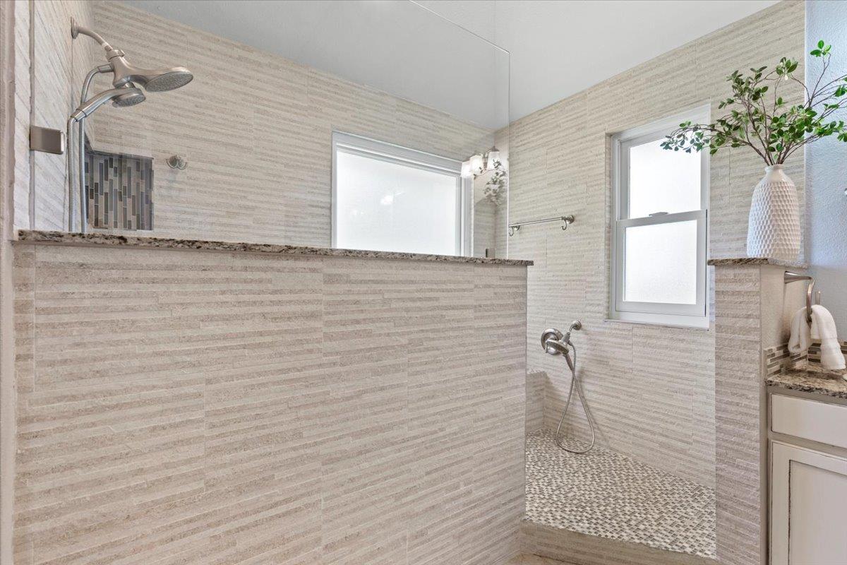 330 Canterbury Dr, Austin, TX 78737