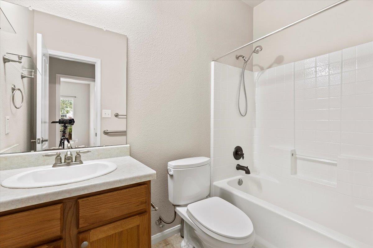 330 Canterbury Dr, Austin, TX 78737