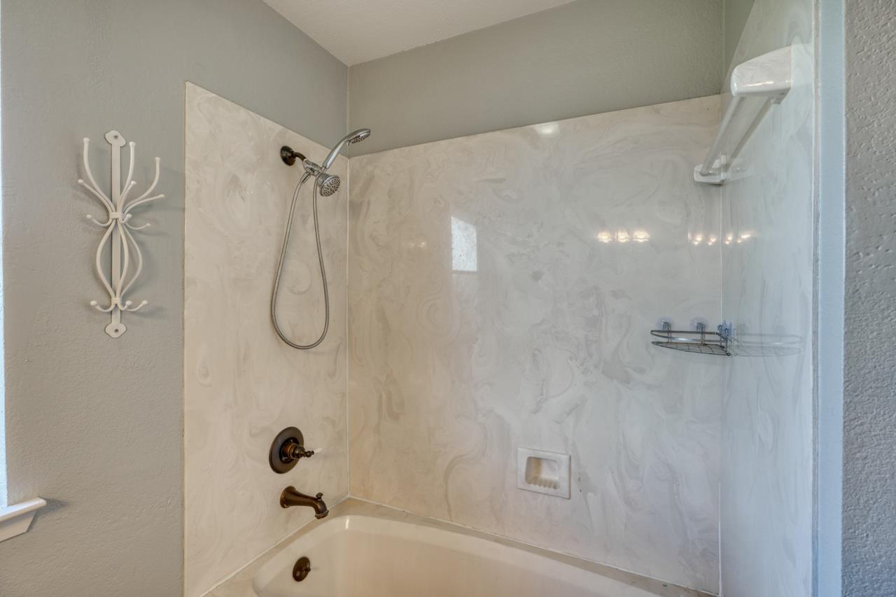 1702 Sunset Dr, Marble Falls, TX 78654