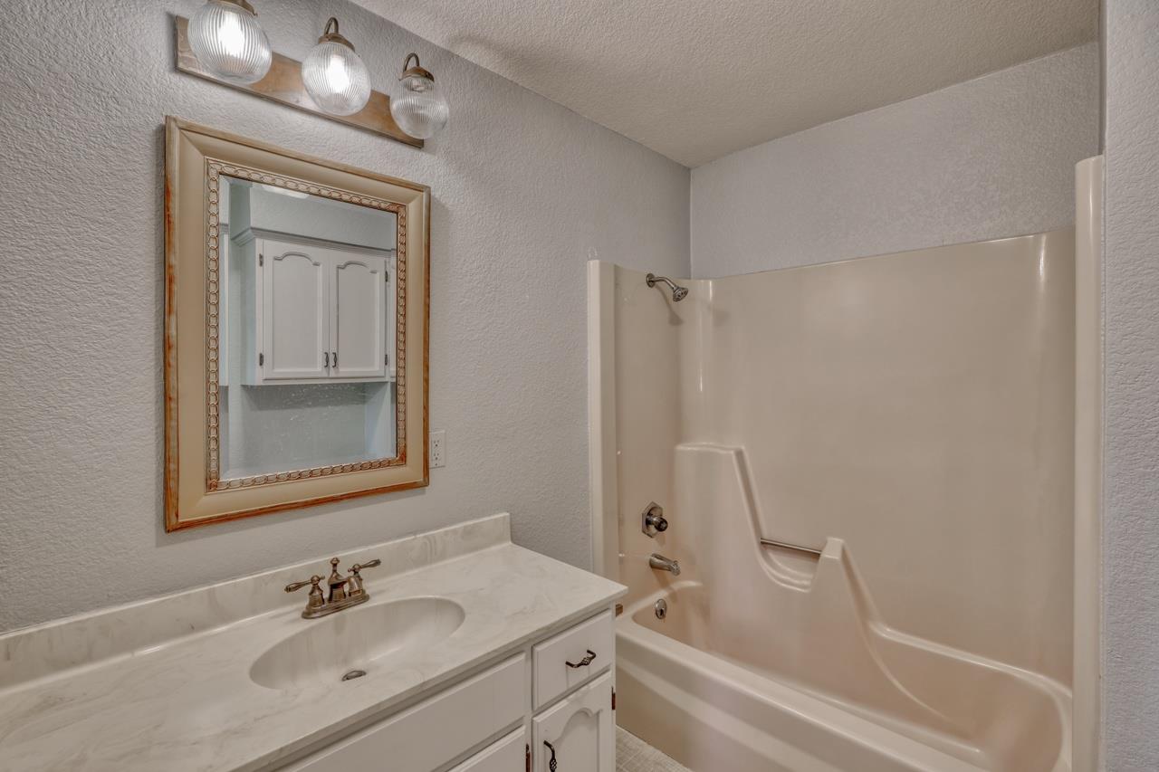 1702 Sunset Dr, Marble Falls, TX 78654