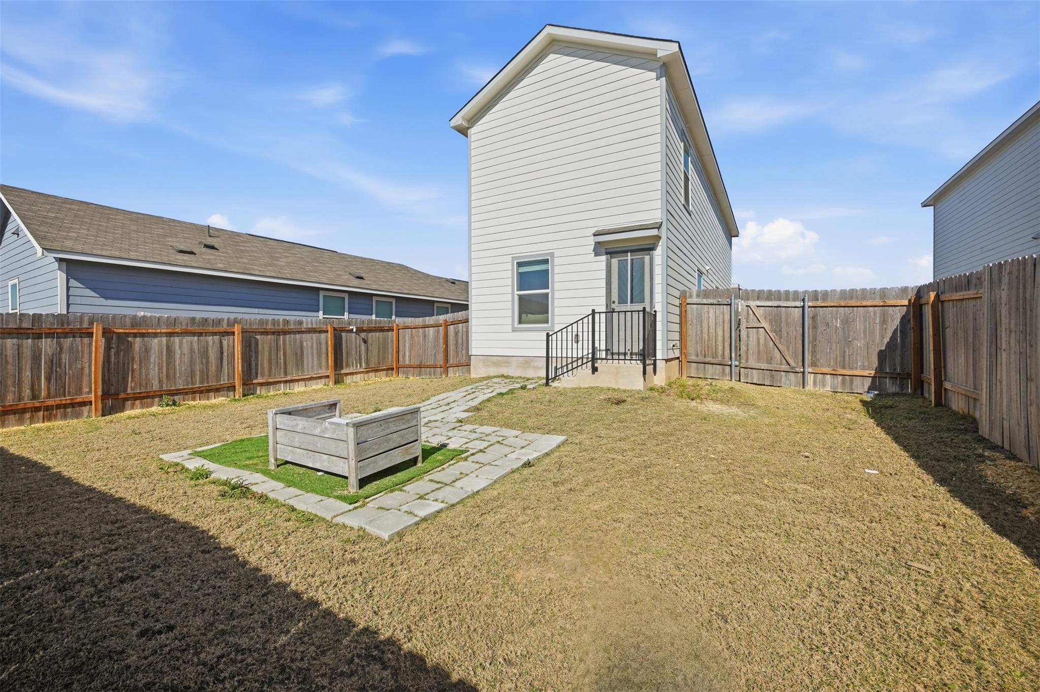 625 Marty Allen Loop, Jarrell, TX 76537