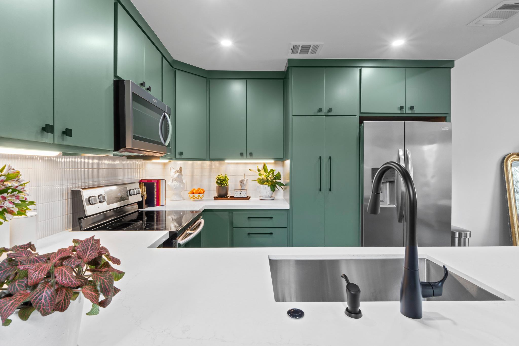 2528 Stoutwood Cir, Austin, TX 78745