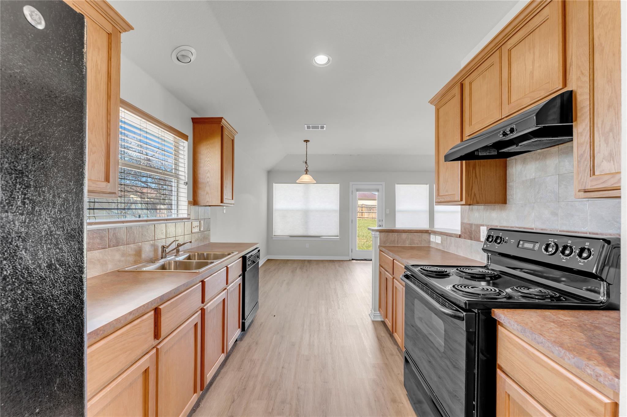 204 Cailin Ct, Burnet, TX 78611