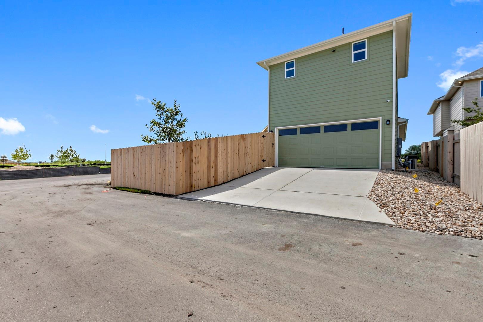 169 Bosque Dr, San Marcos, TX 78666