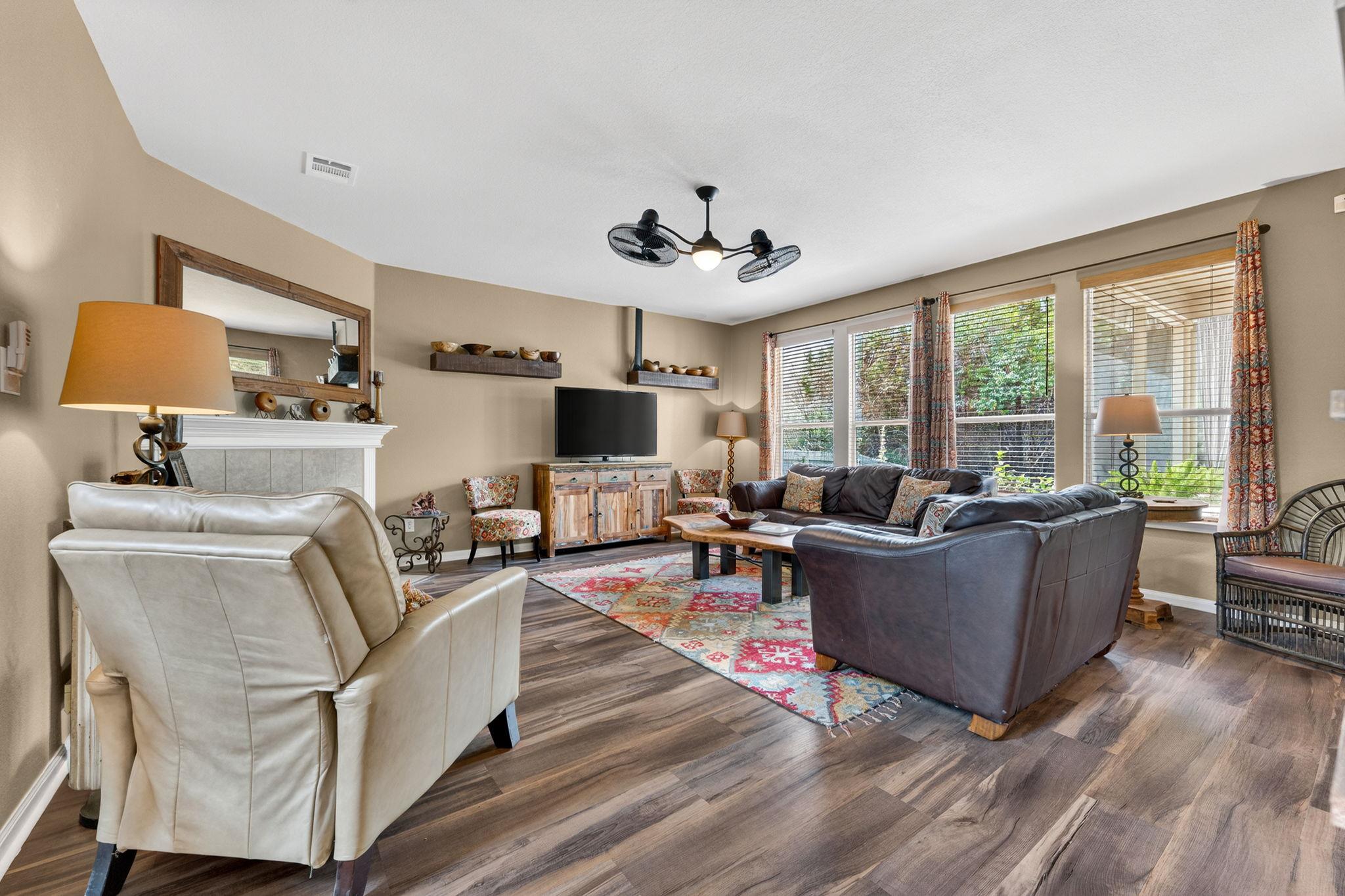 1403 Melissa Oaks Ln, Austin, TX 78744