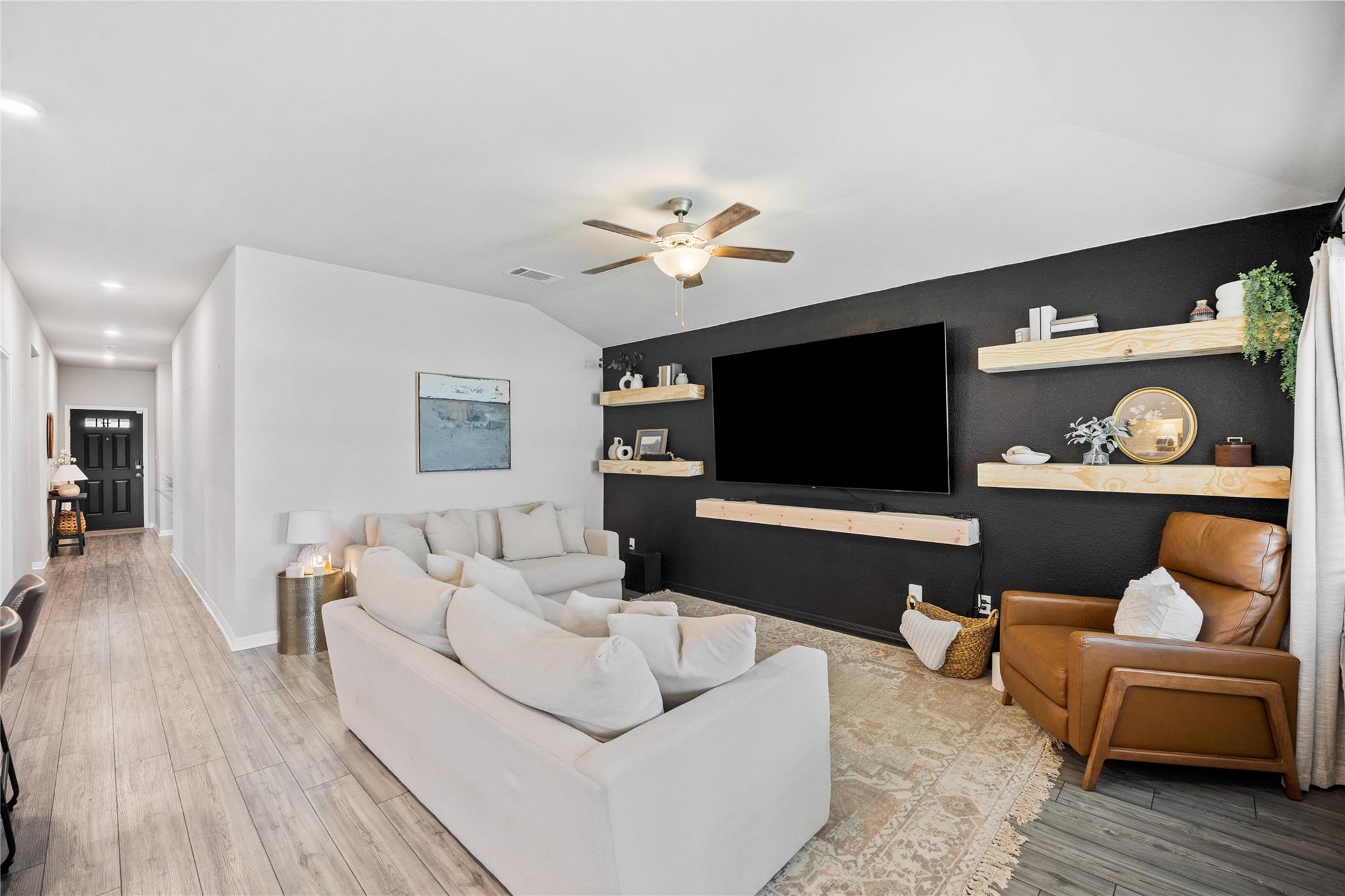 537 Loriner Way, Liberty Hill, TX 78642