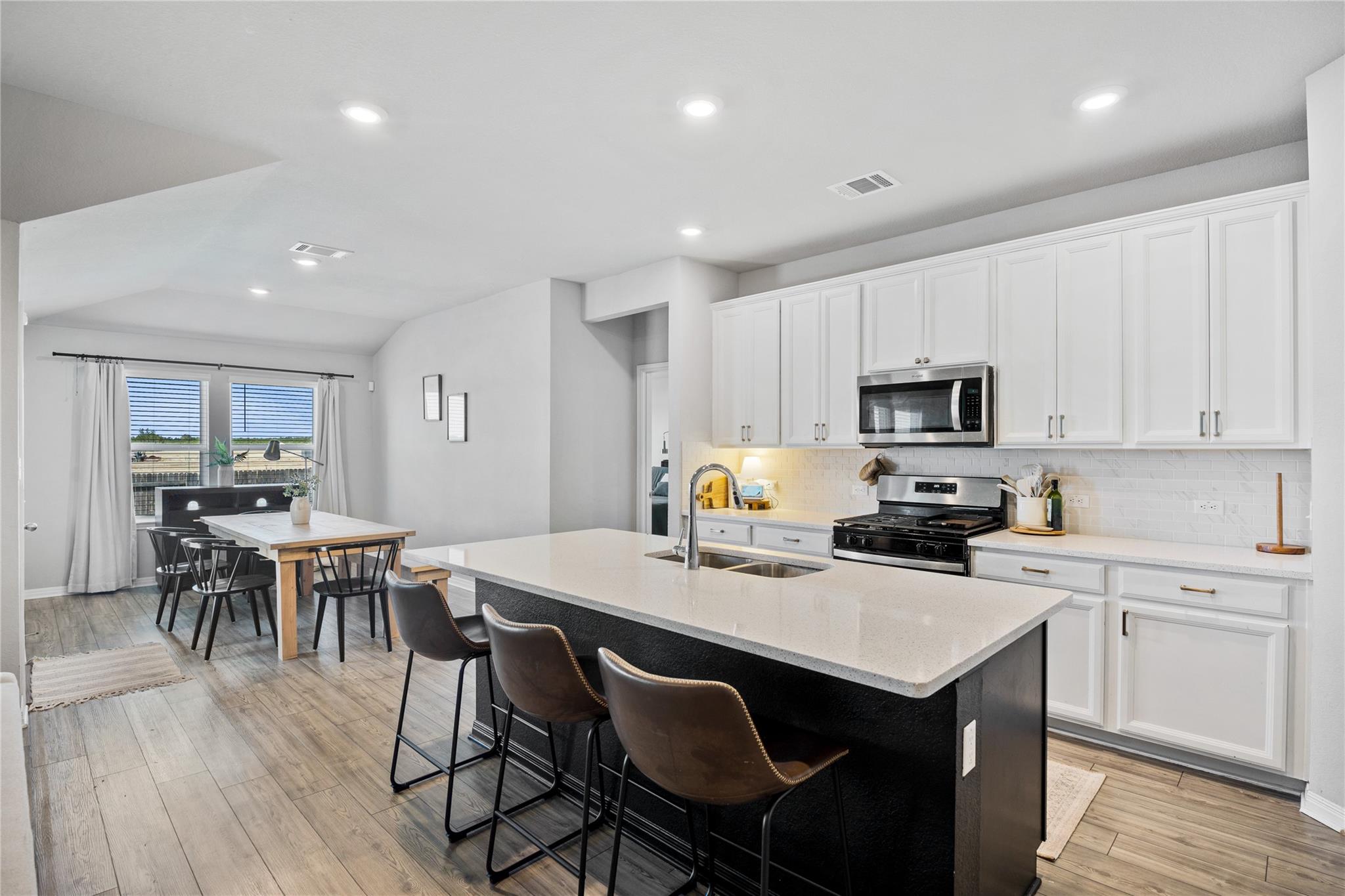 537 Loriner Way, Liberty Hill, TX 78642