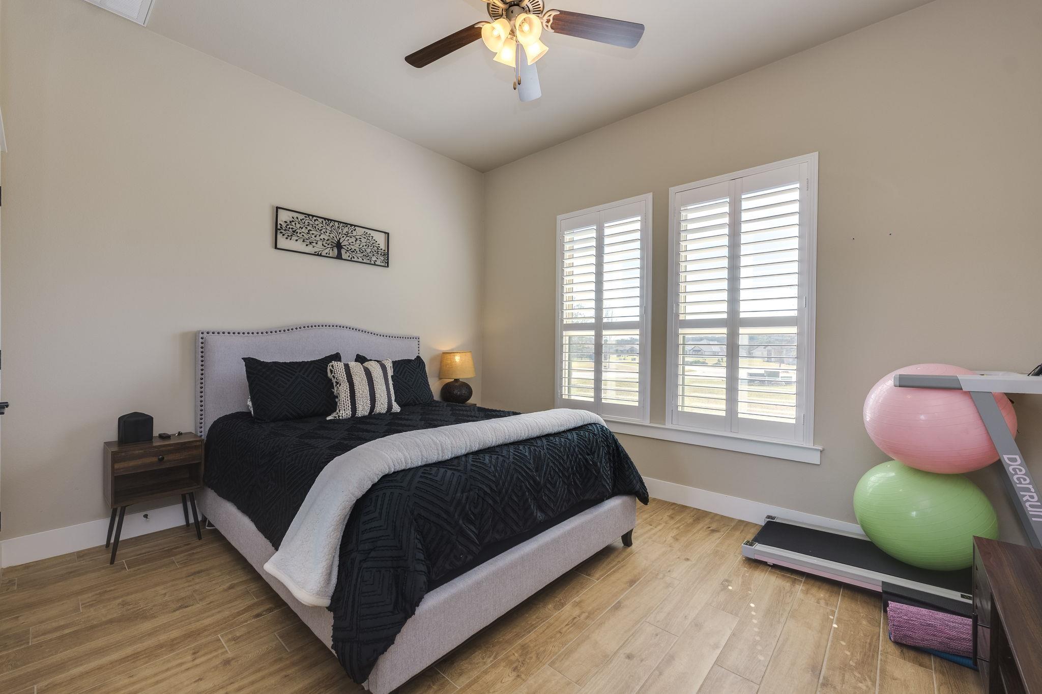 100 Noble Log Grv, Liberty Hill, TX 78642