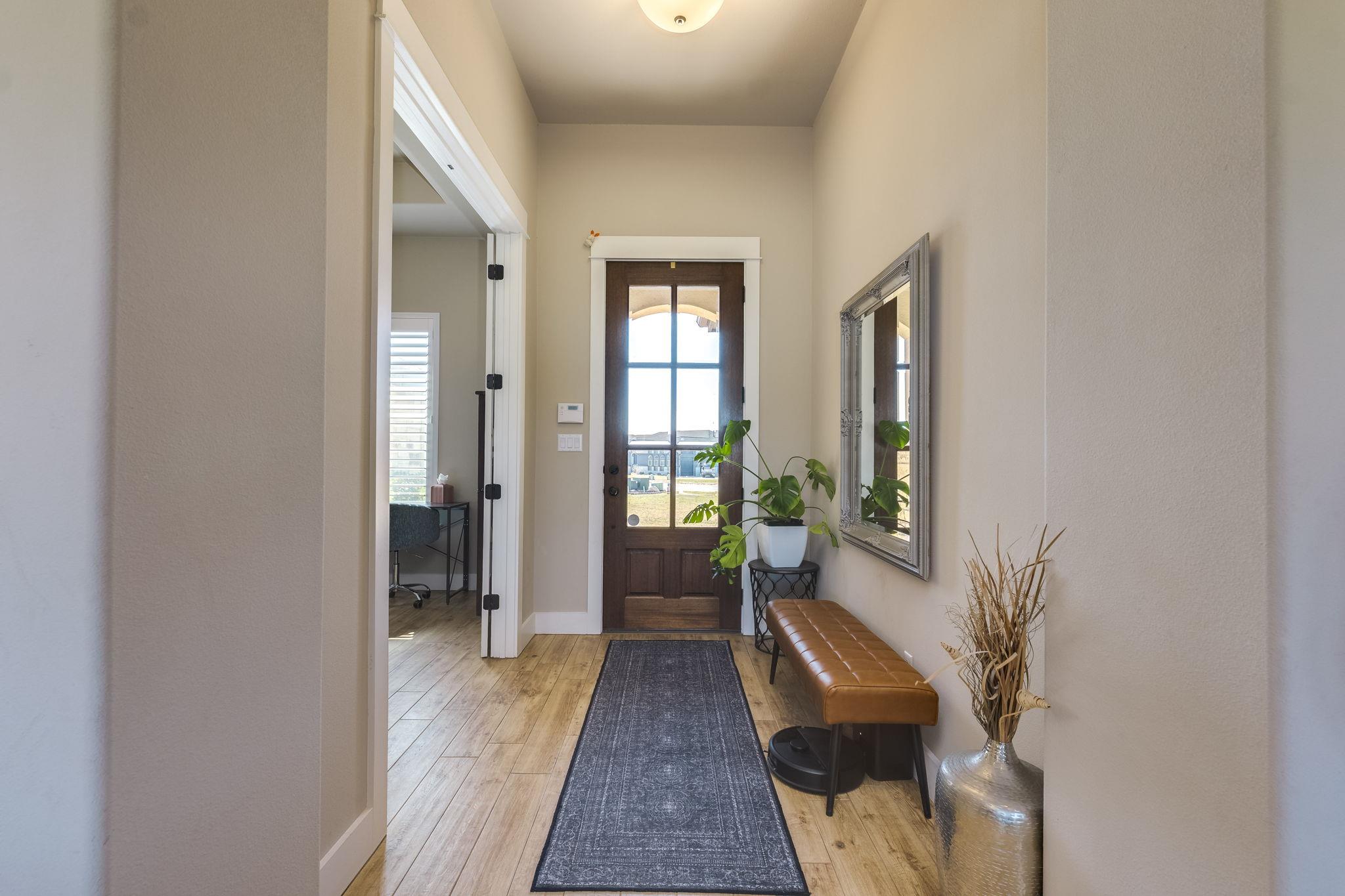 100 Noble Log Grv, Liberty Hill, TX 78642