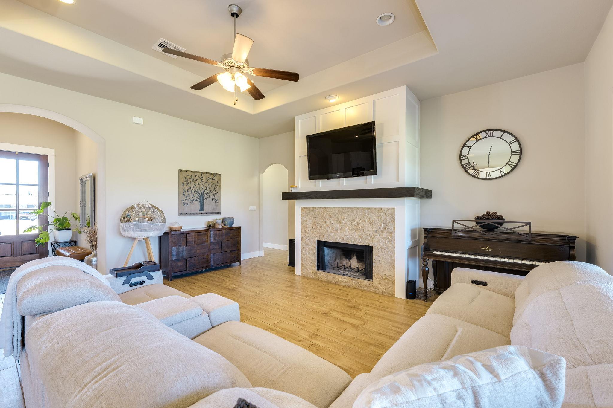 100 Noble Log Grv, Liberty Hill, TX 78642