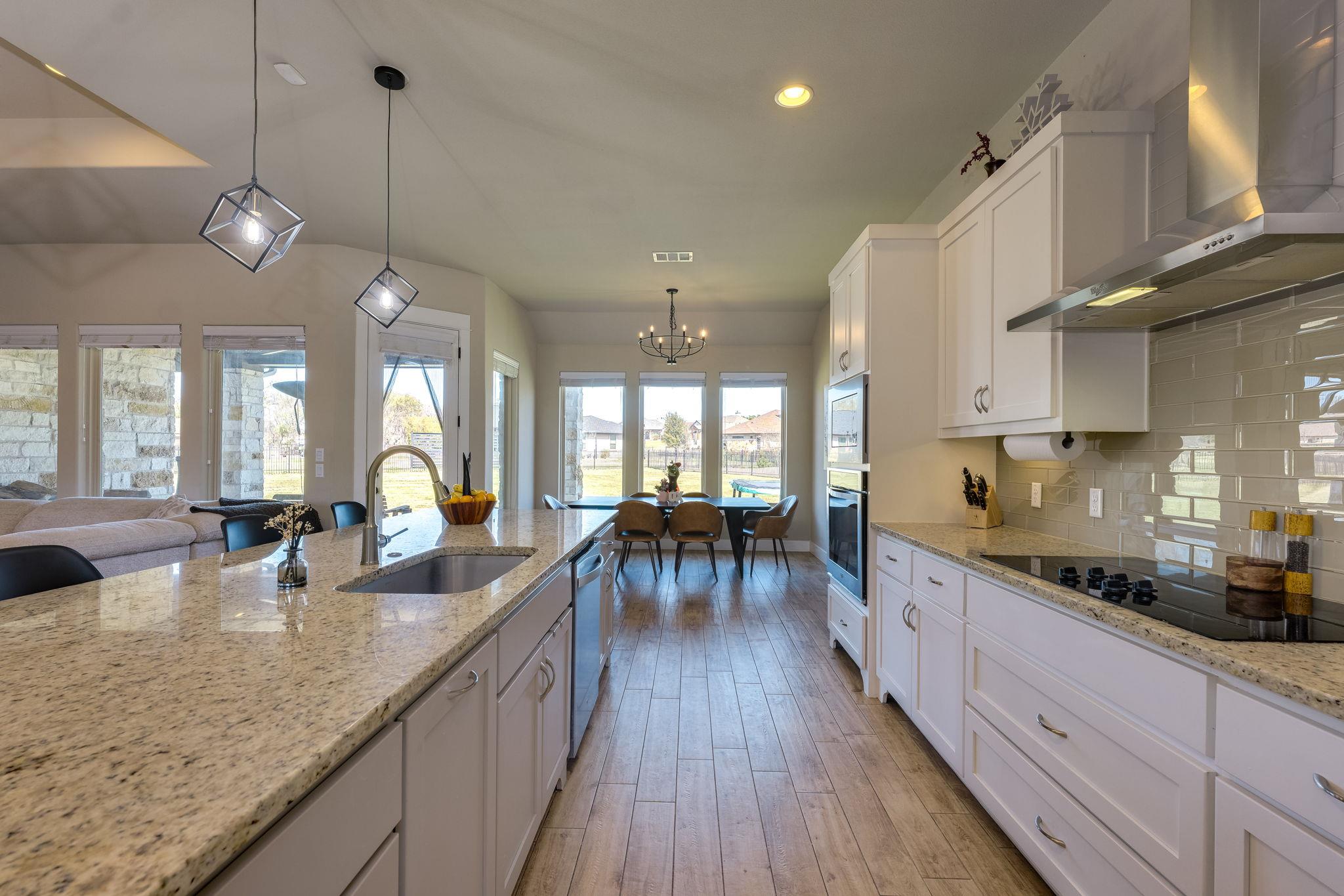 100 Noble Log Grv, Liberty Hill, TX 78642