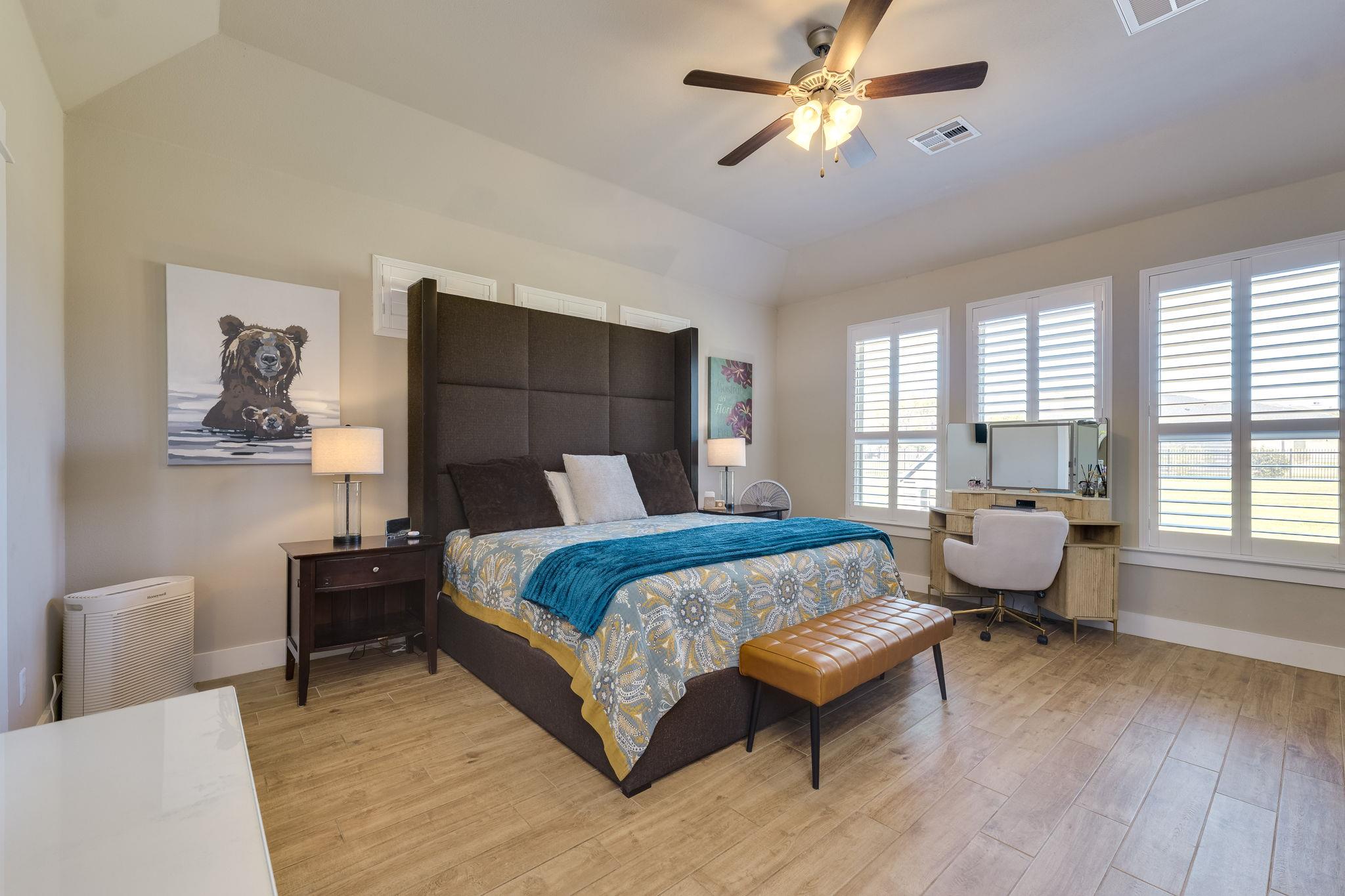 100 Noble Log Grv, Liberty Hill, TX 78642