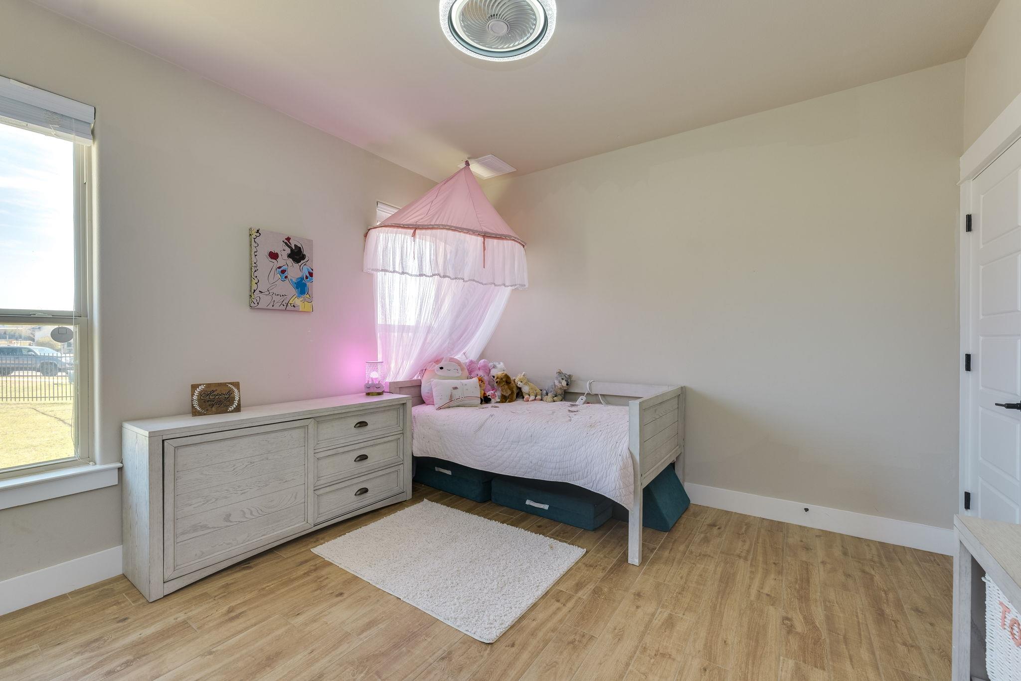 100 Noble Log Grv, Liberty Hill, TX 78642