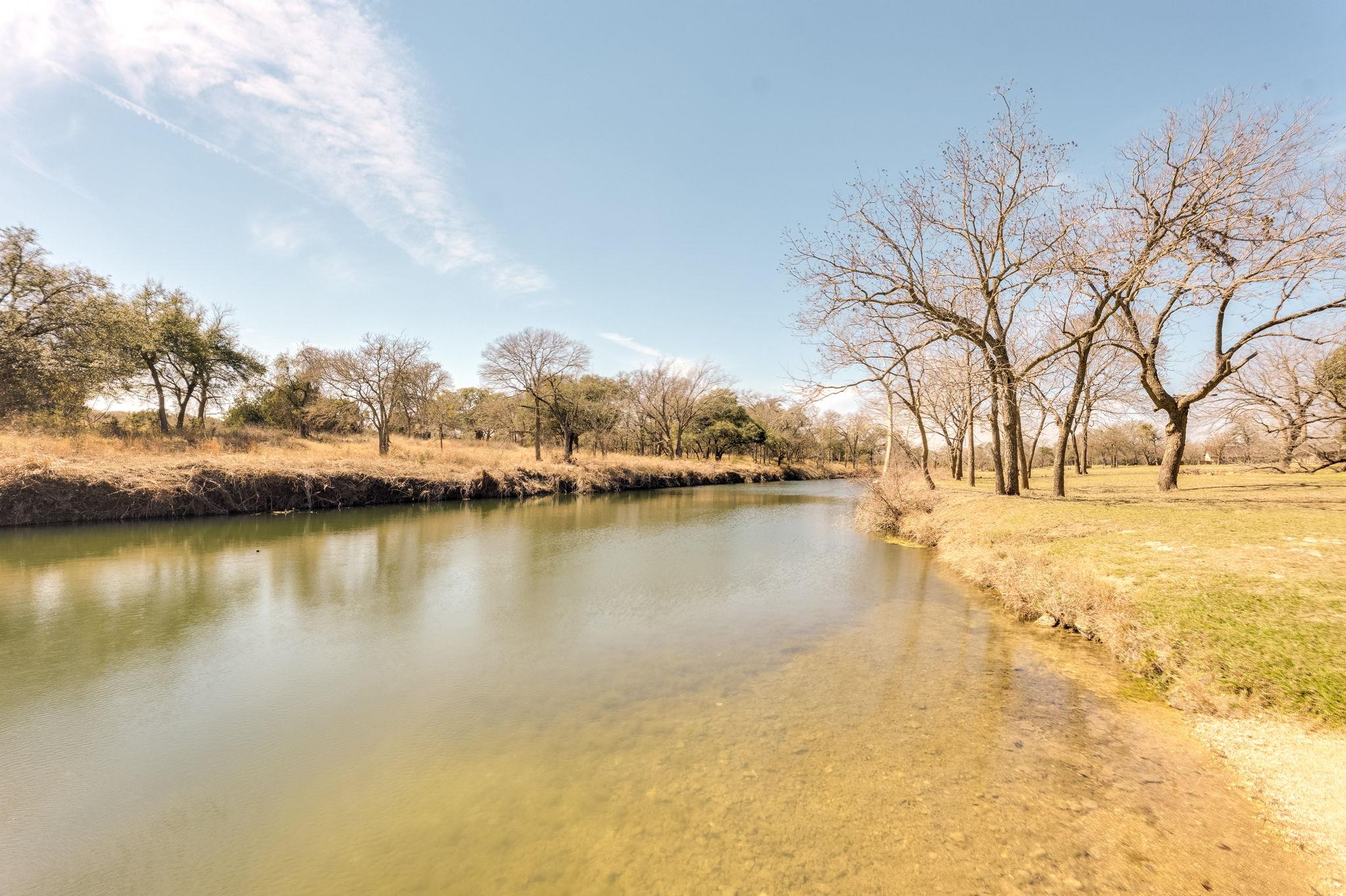 100 Noble Log Grv, Liberty Hill, TX 78642