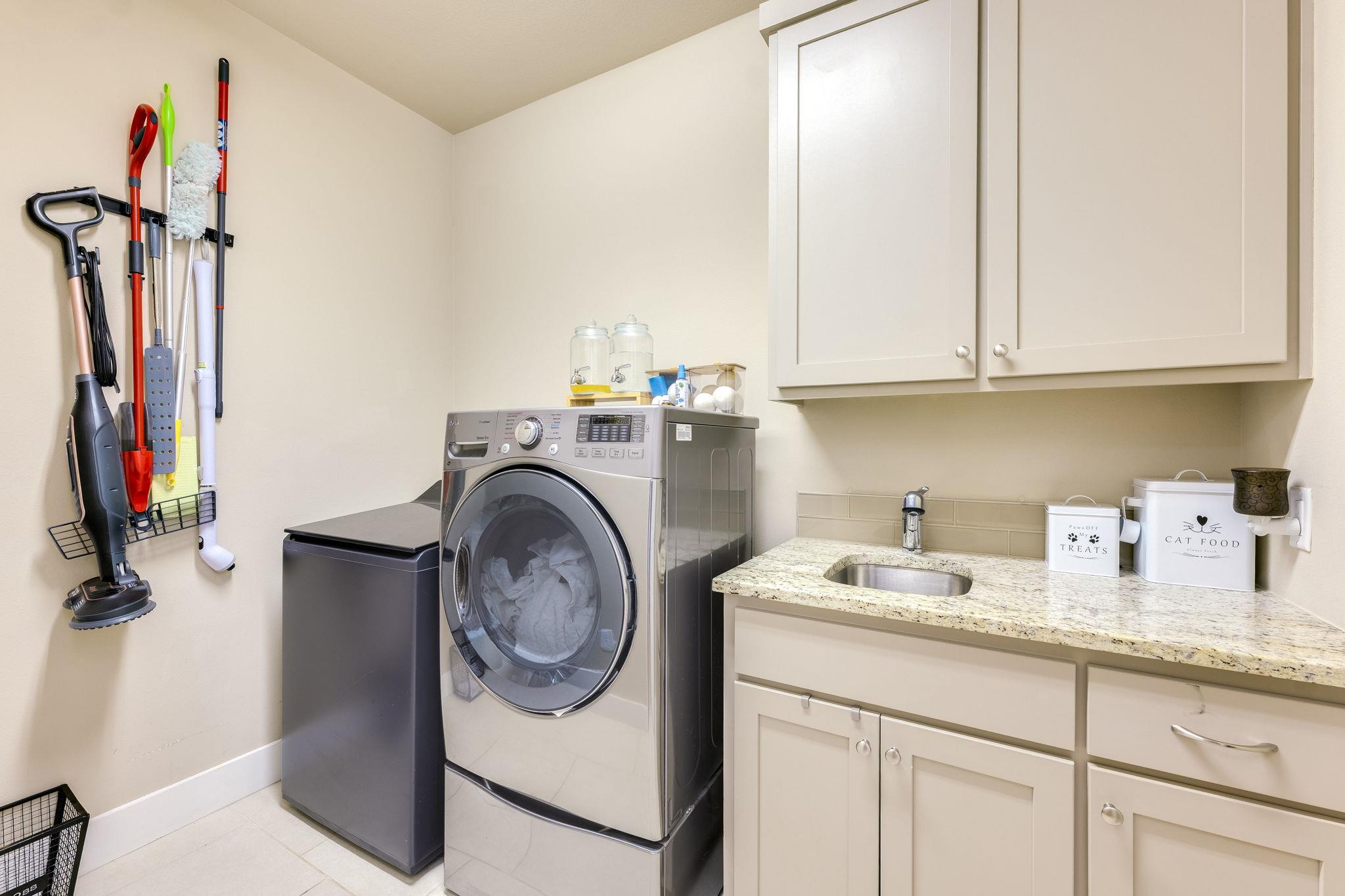 100 Noble Log Grv, Liberty Hill, TX 78642