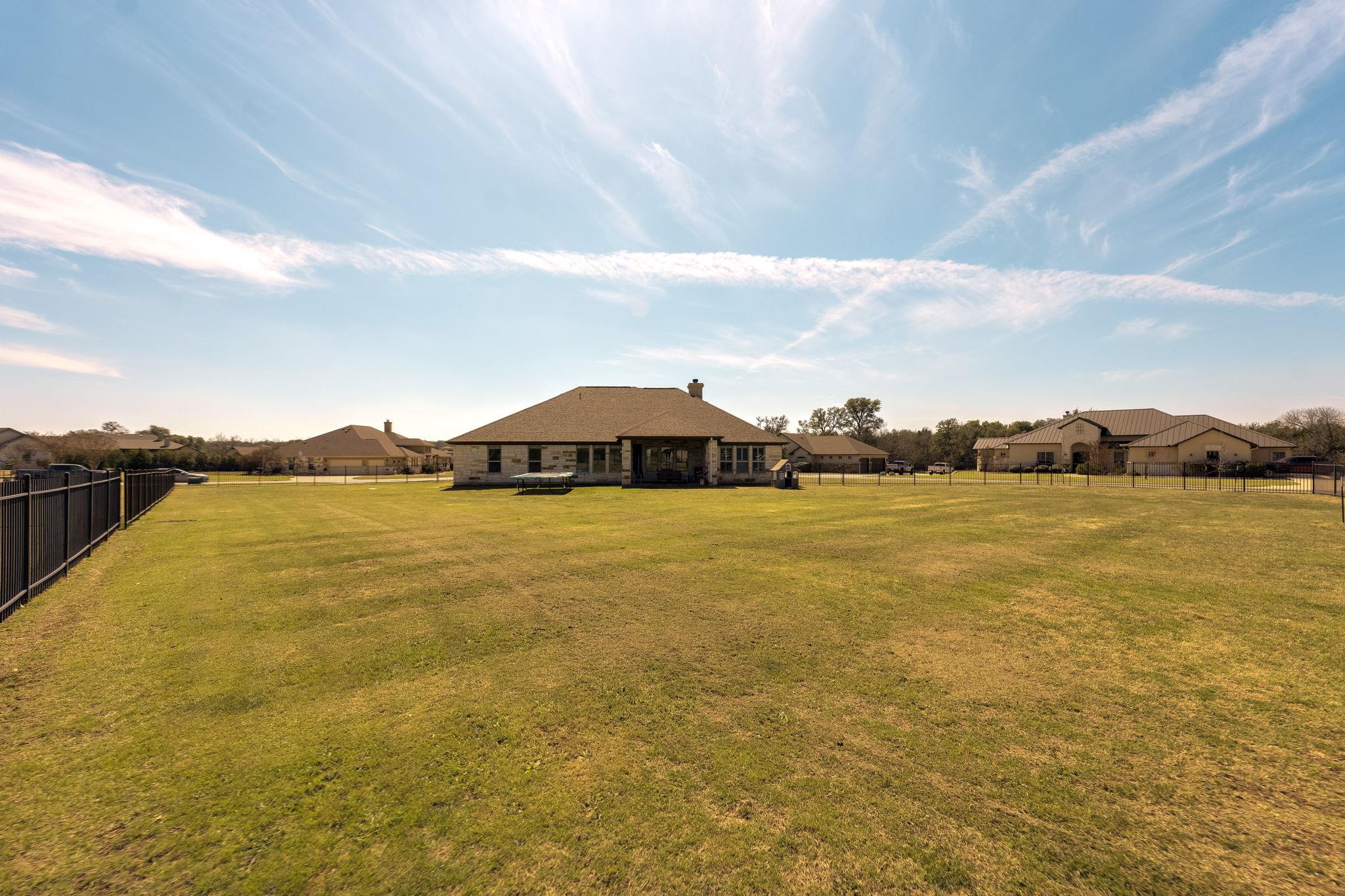 100 Noble Log Grv, Liberty Hill, TX 78642