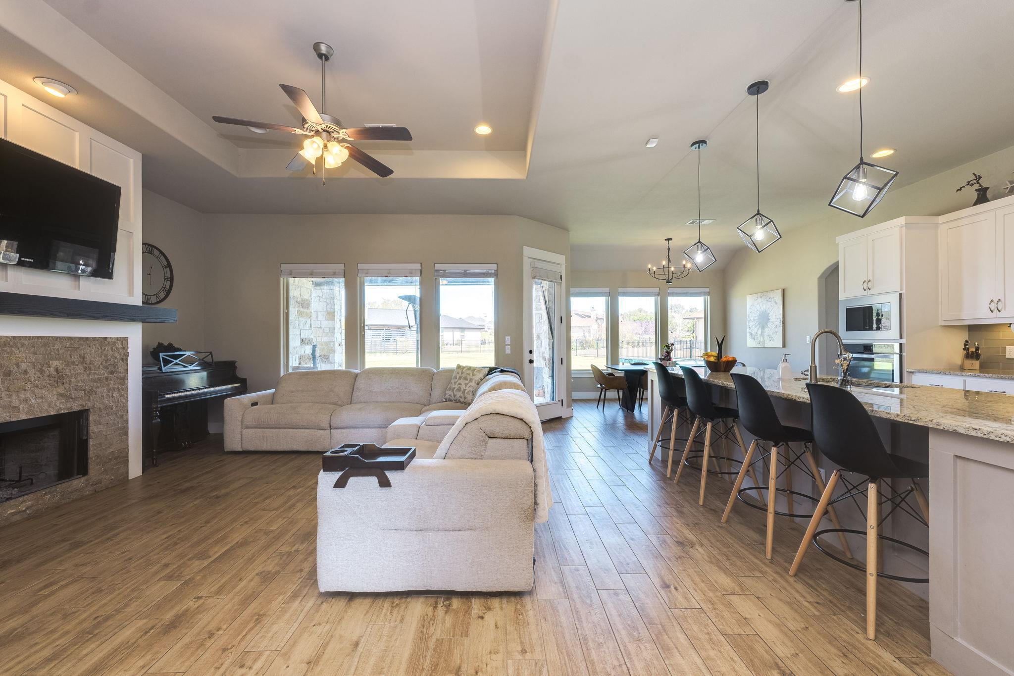 100 Noble Log Grv, Liberty Hill, TX 78642