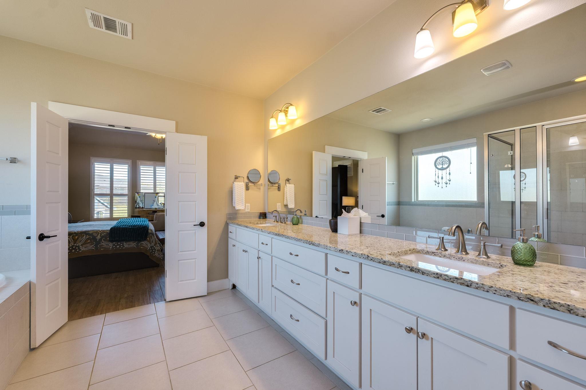 100 Noble Log Grv, Liberty Hill, TX 78642