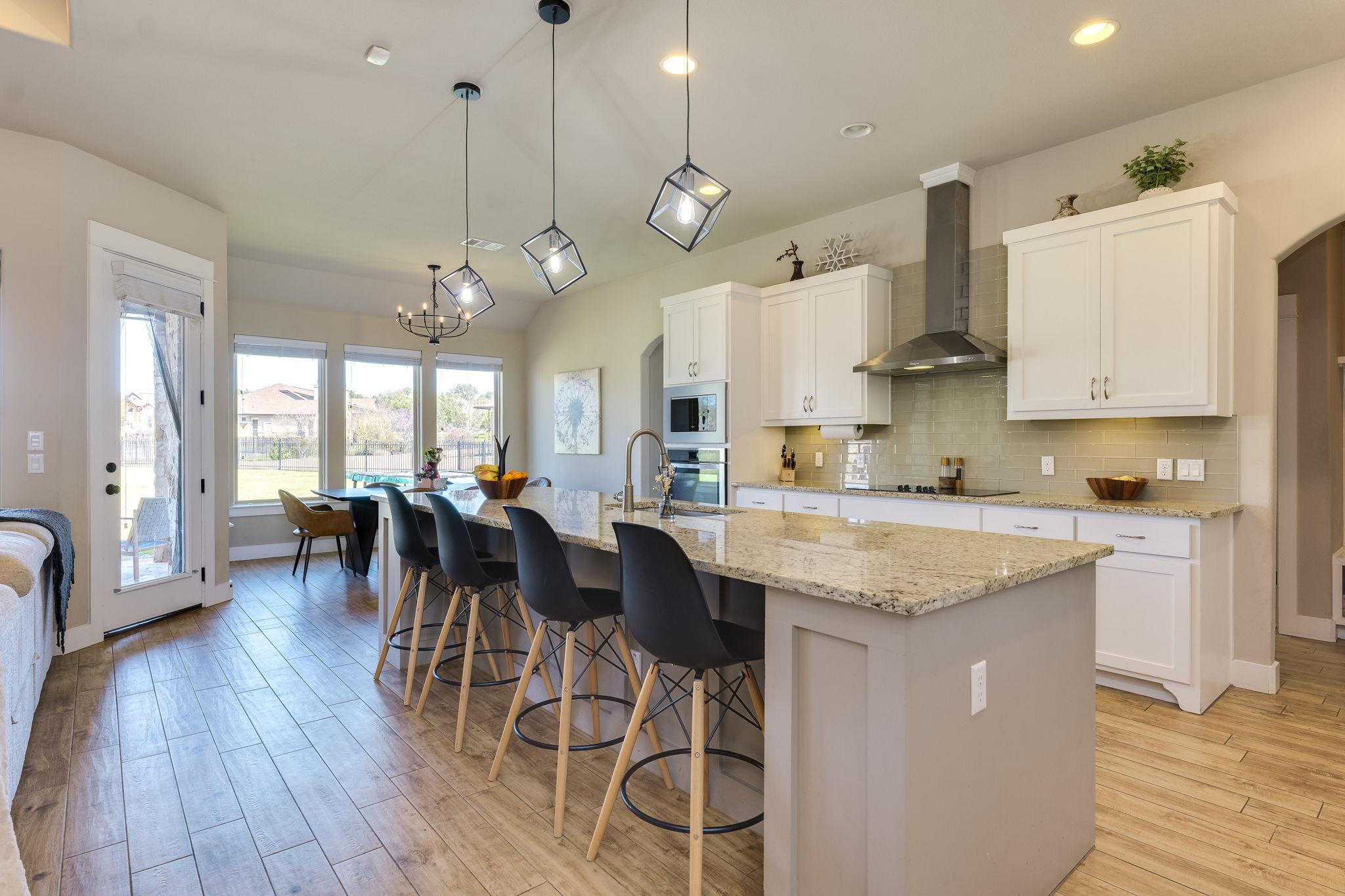 100 Noble Log Grv, Liberty Hill, TX 78642