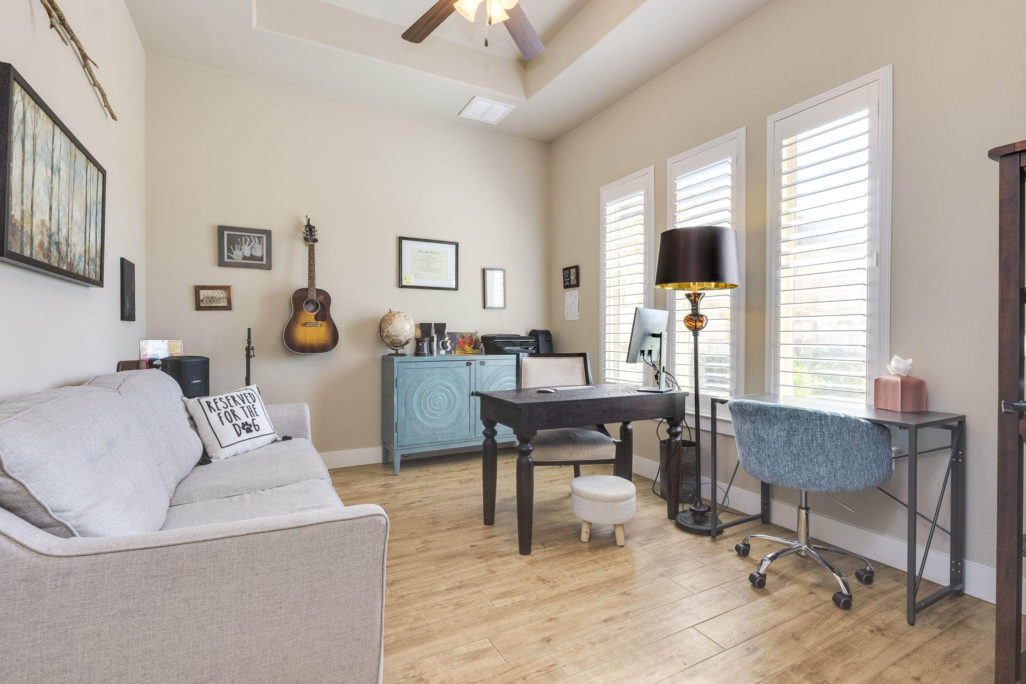 100 Noble Log Grv, Liberty Hill, TX 78642