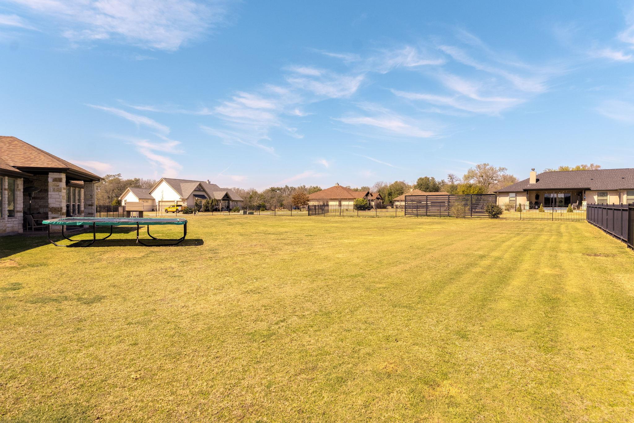 100 Noble Log Grv, Liberty Hill, TX 78642