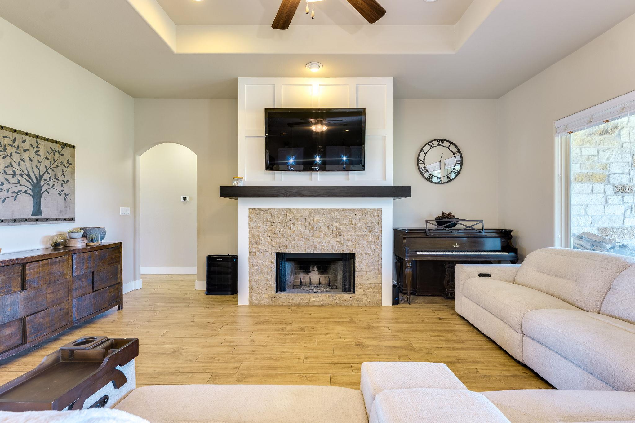 100 Noble Log Grv, Liberty Hill, TX 78642