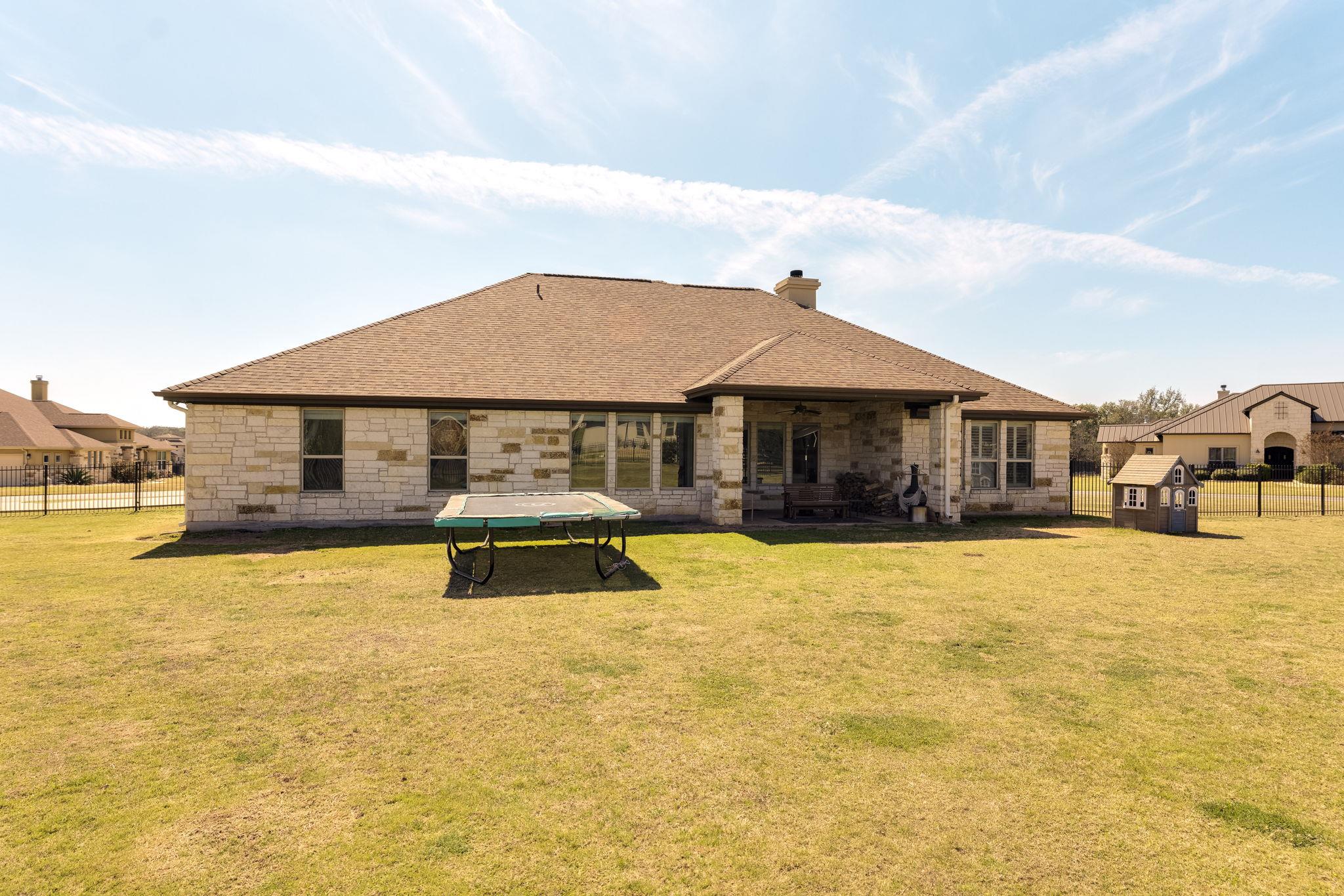 100 Noble Log Grv, Liberty Hill, TX 78642