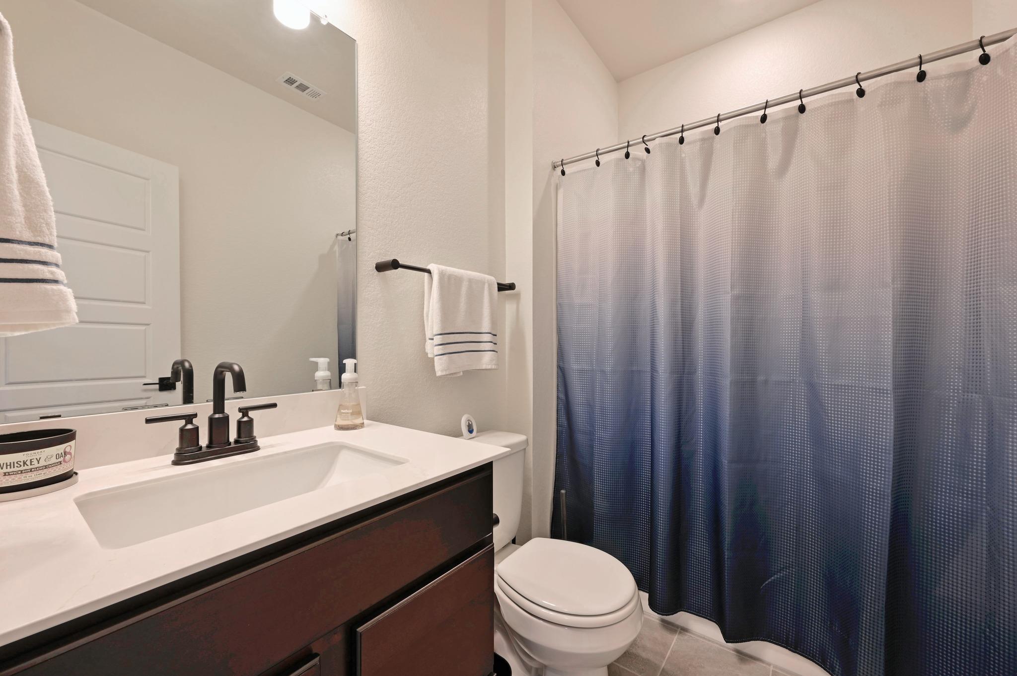 217 Summit Dr, Lockhart, TX 78644