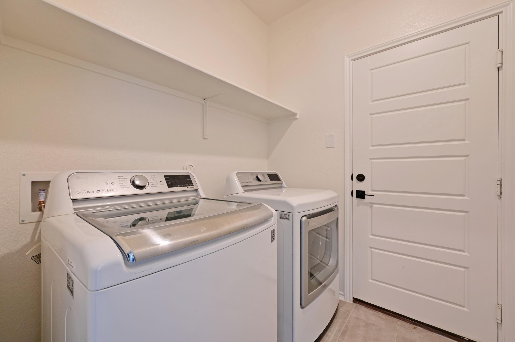 217 Summit Dr, Lockhart, TX 78644