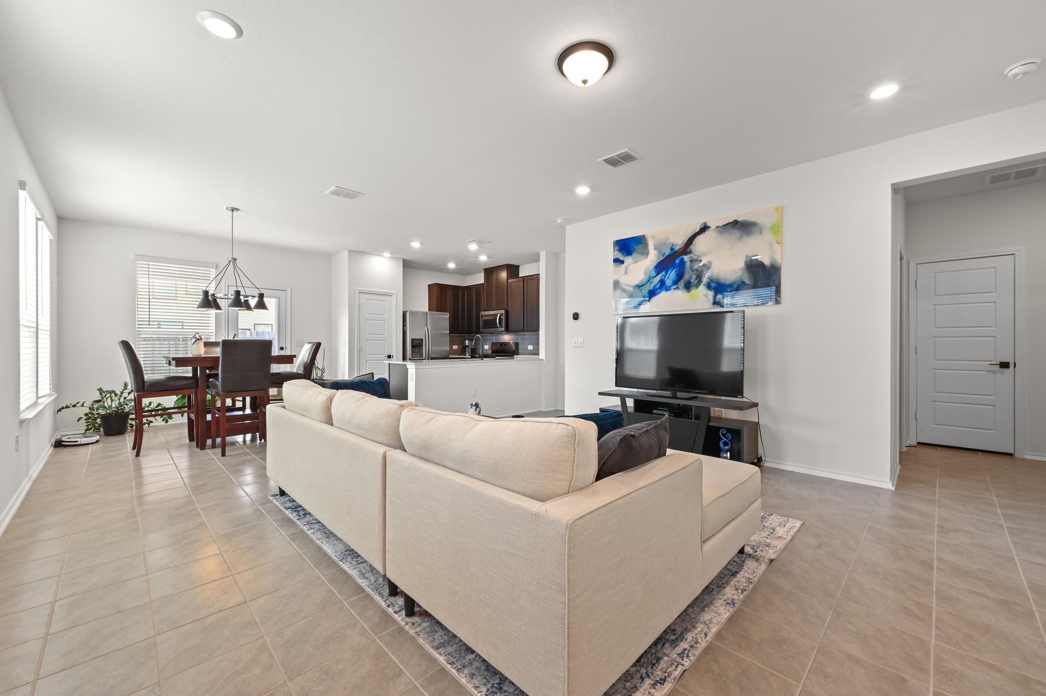 217 Summit Dr, Lockhart, TX 78644