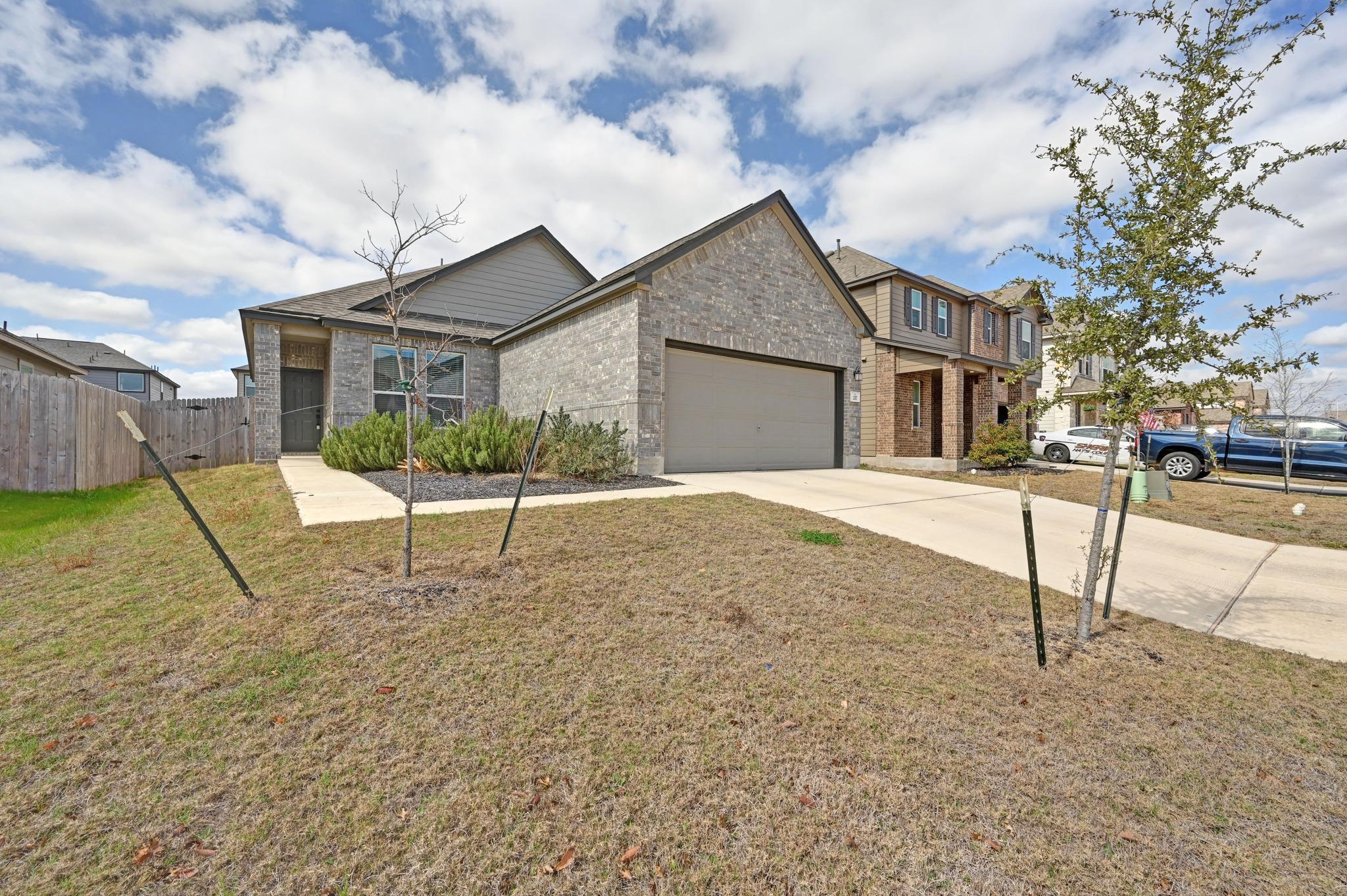 217 Summit Dr, Lockhart, TX 78644