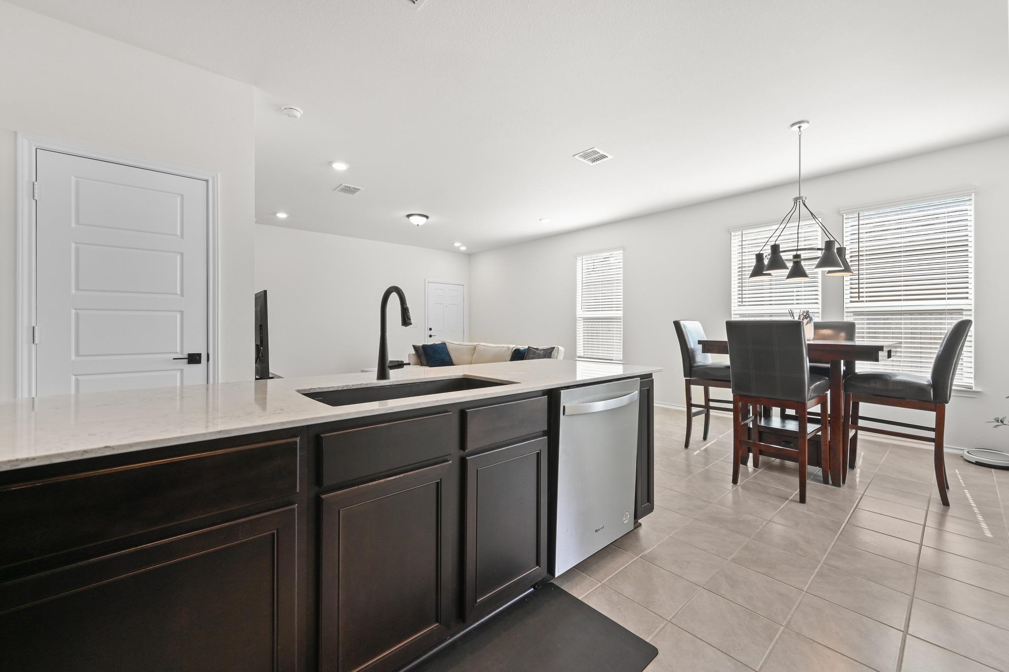 217 Summit Dr, Lockhart, TX 78644