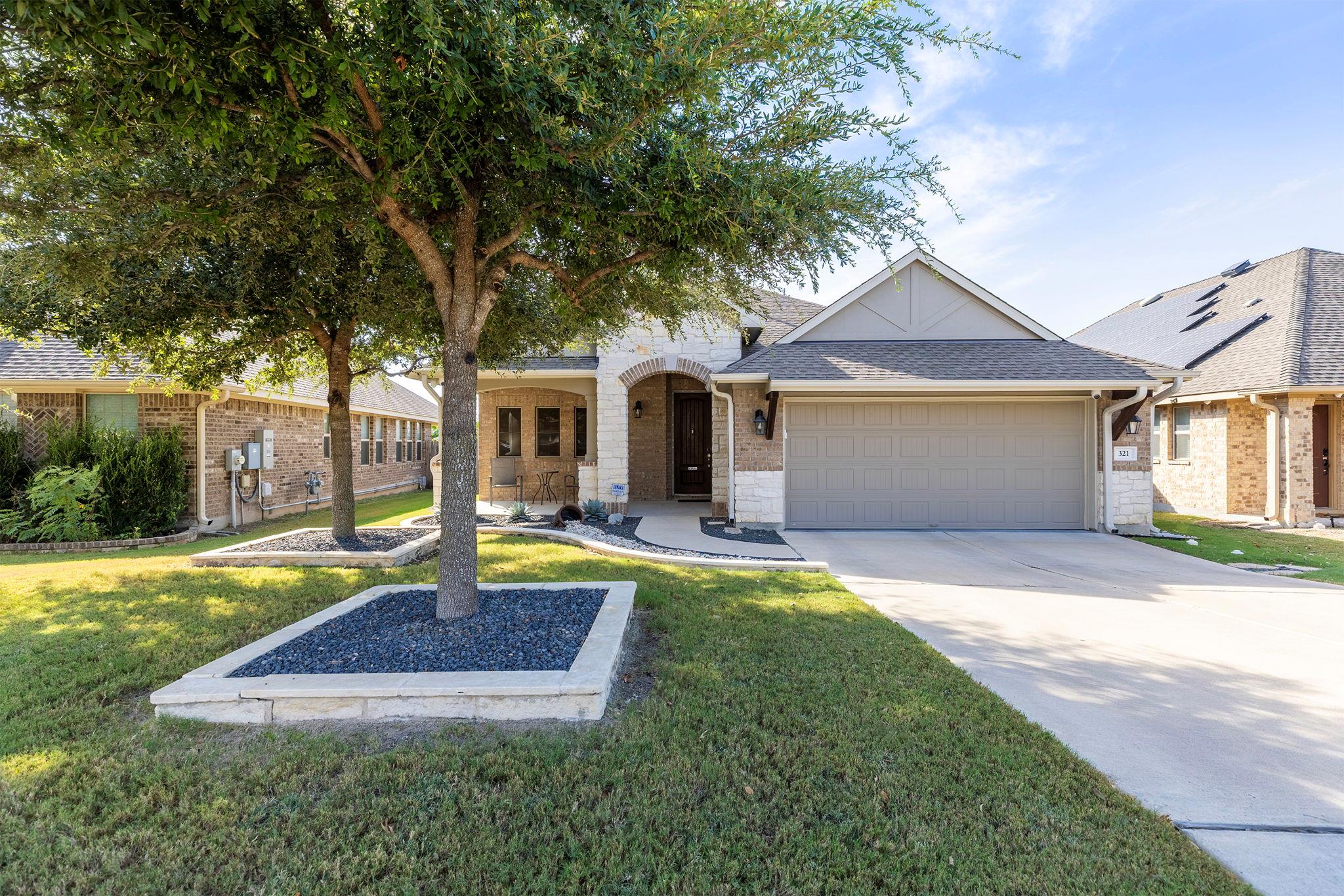 321 Lightcliff St, Hutto, TX 78634
