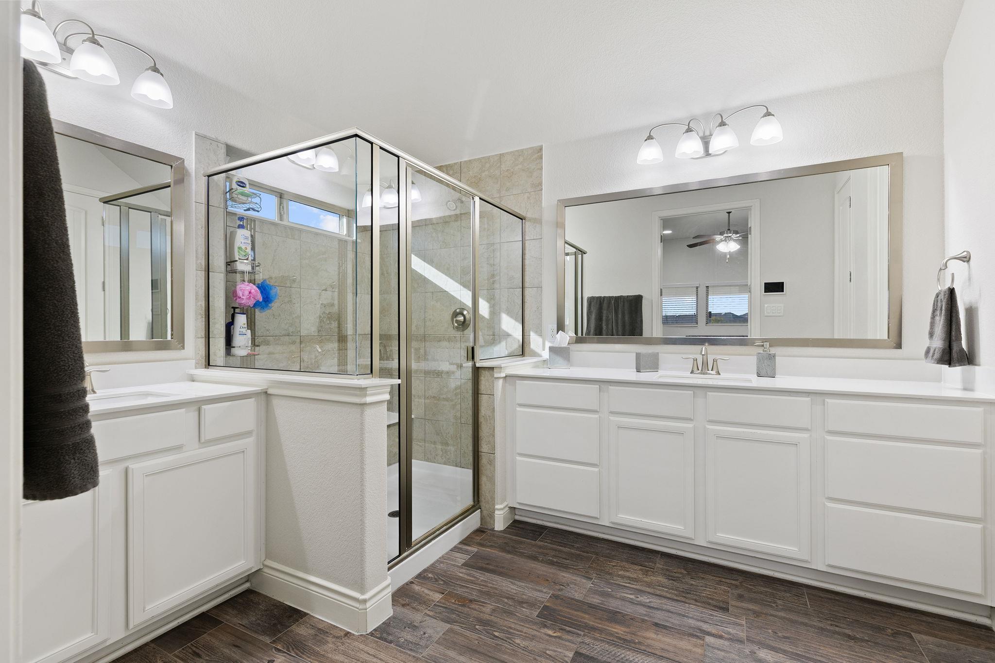 321 Lightcliff St, Hutto, TX 78634